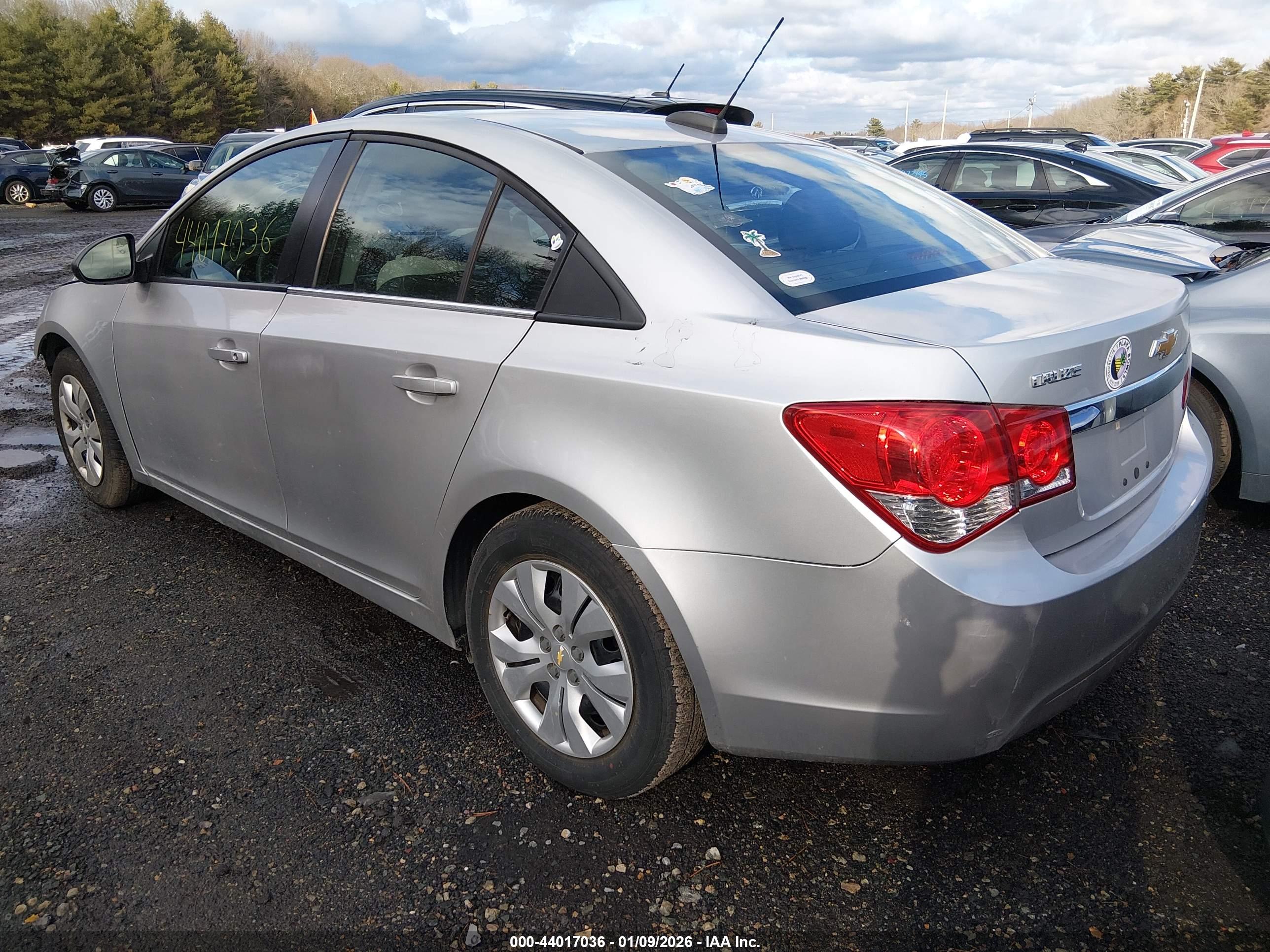CHEVROLET CRUZE image 3
