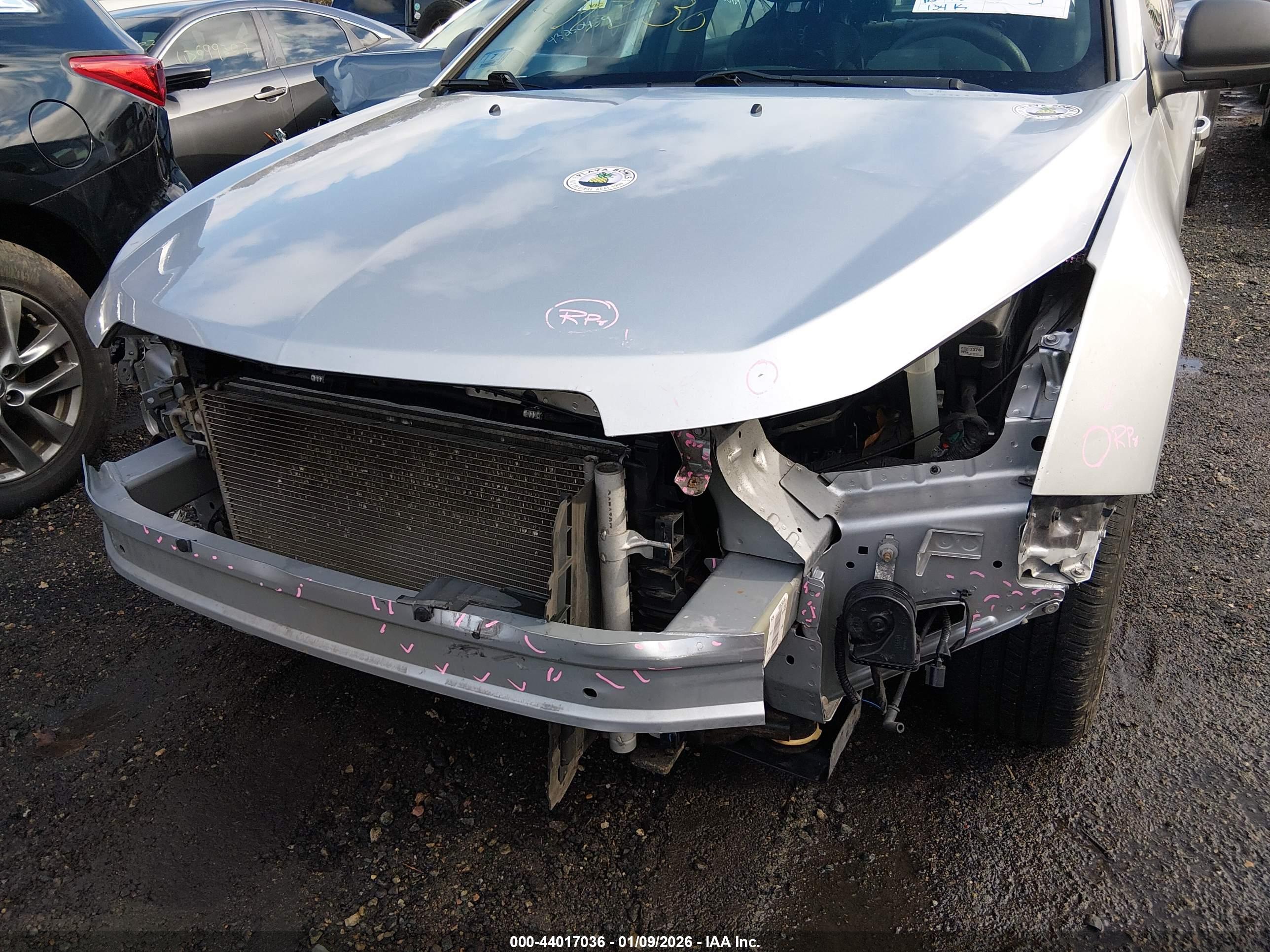 CHEVROLET CRUZE image 6