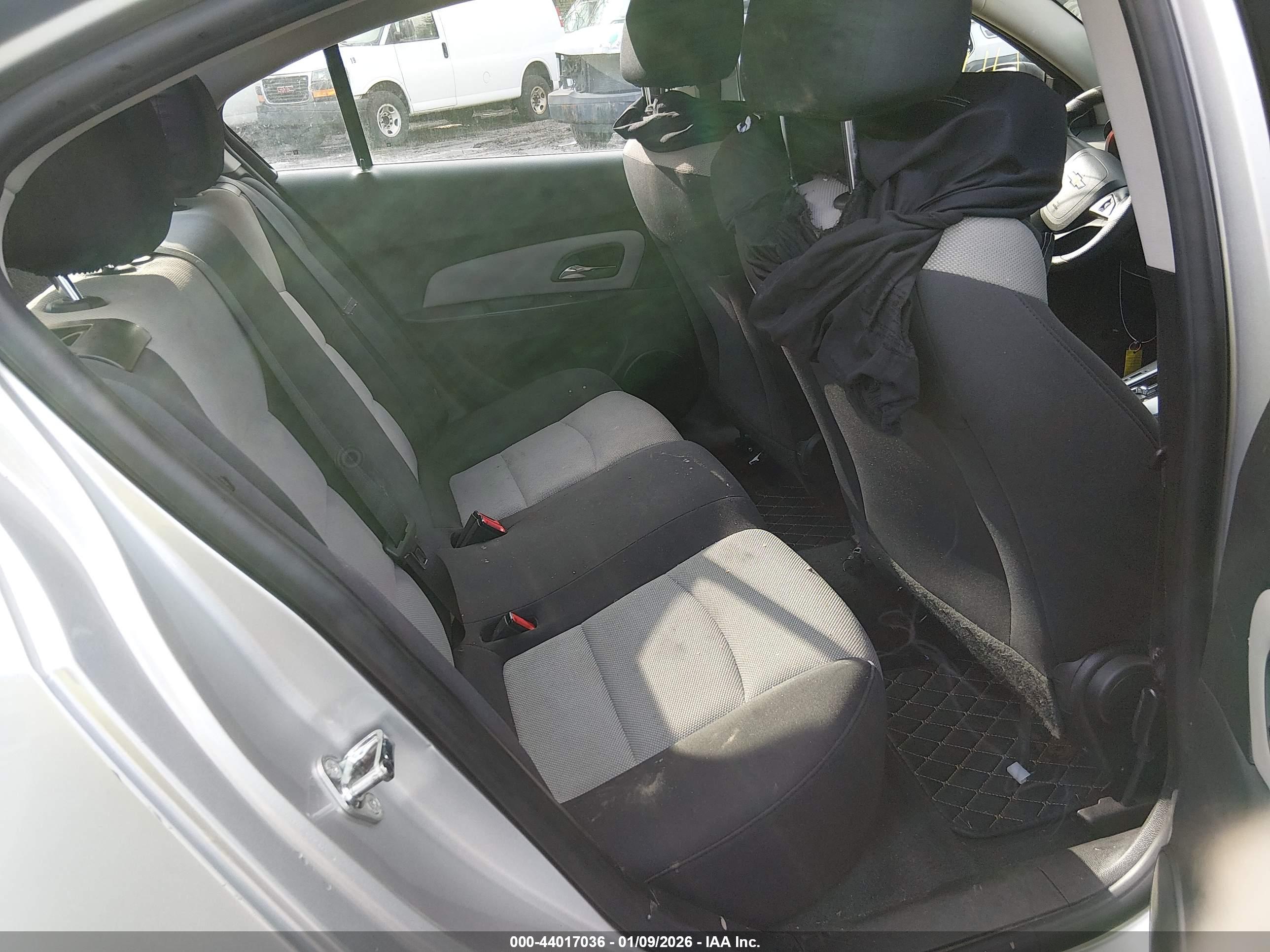 CHEVROLET CRUZE image 8