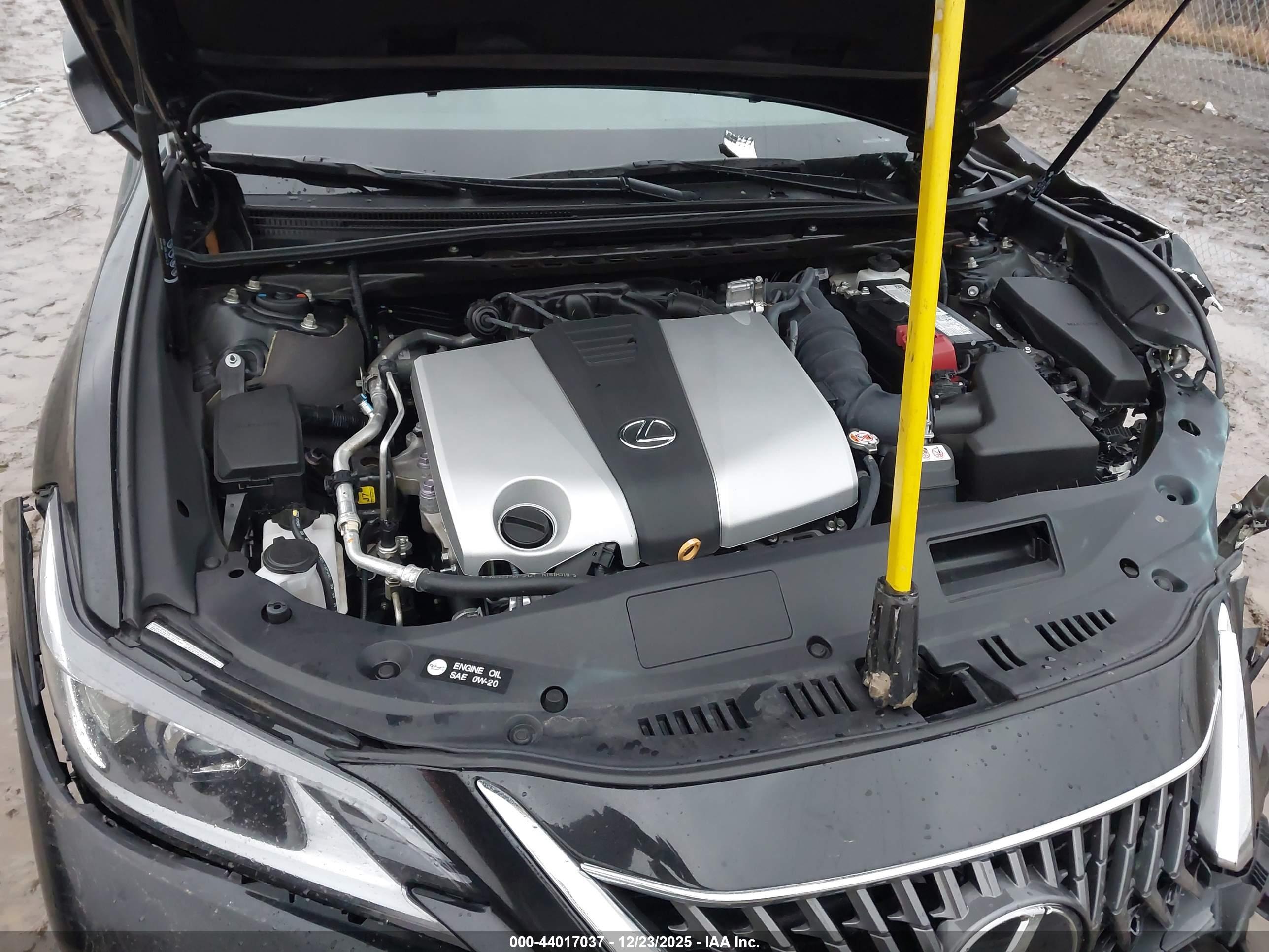 LEXUS ES image 10