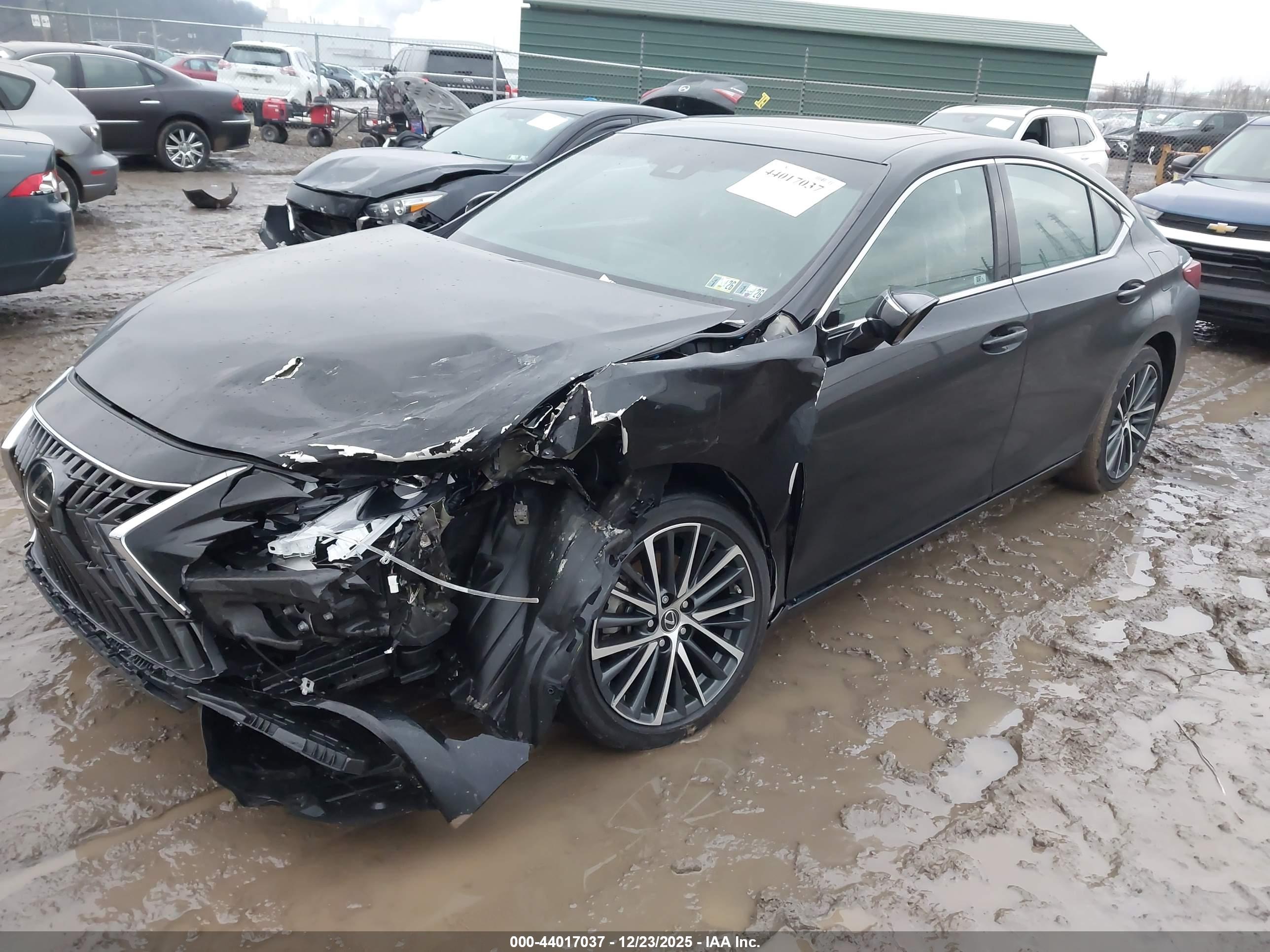 LEXUS ES image 2