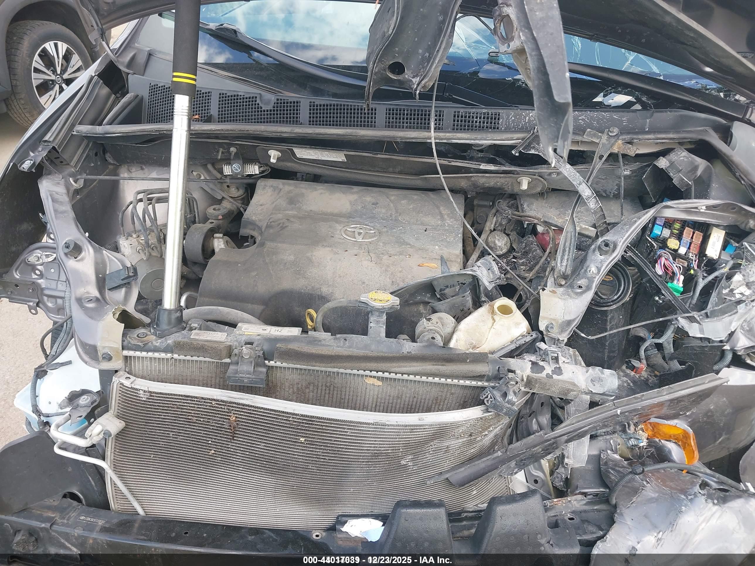 TOYOTA SIENNA image 10