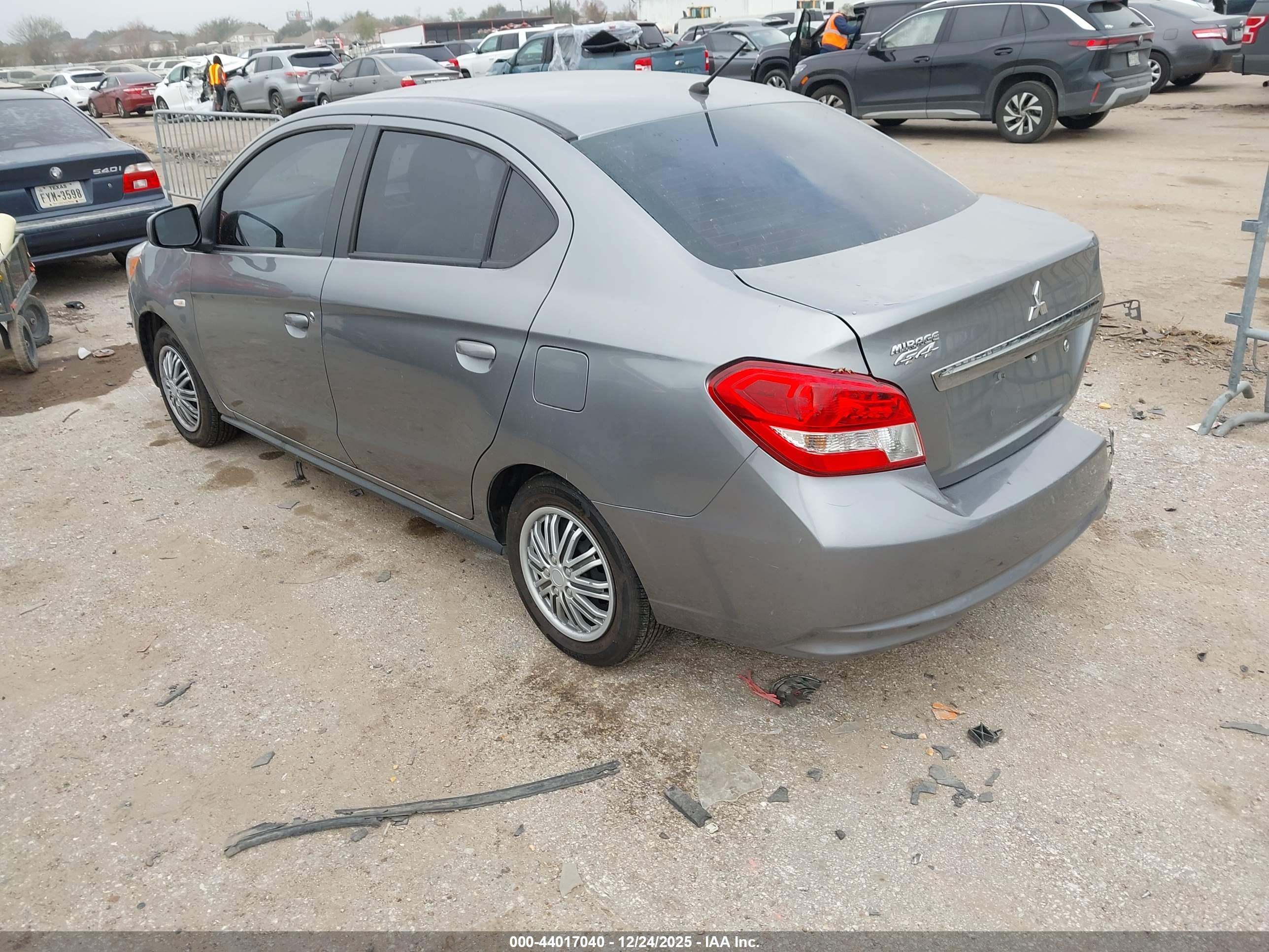 MITSUBISHI MIRAGE image 3