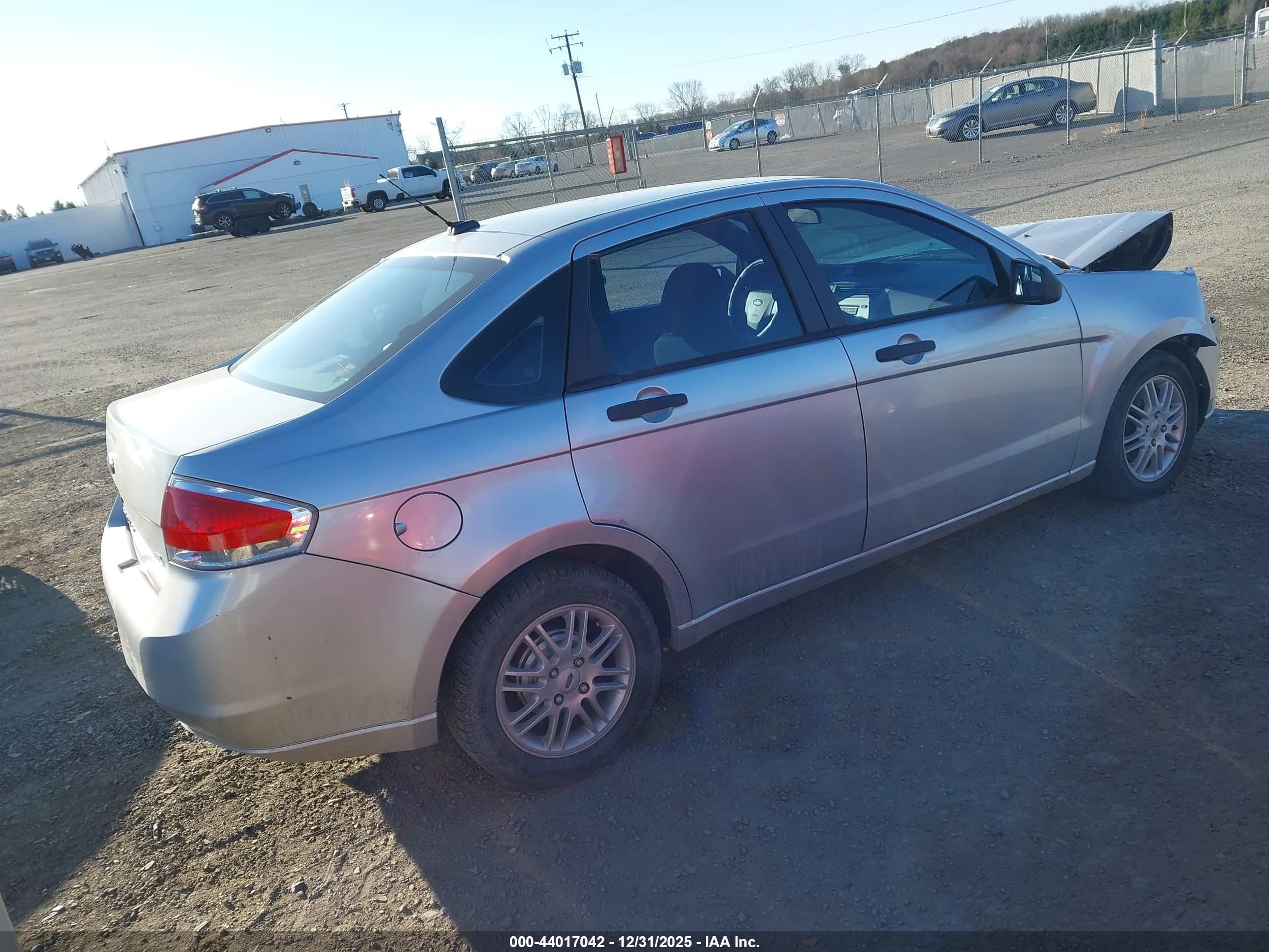 FORD FOCUS image 4