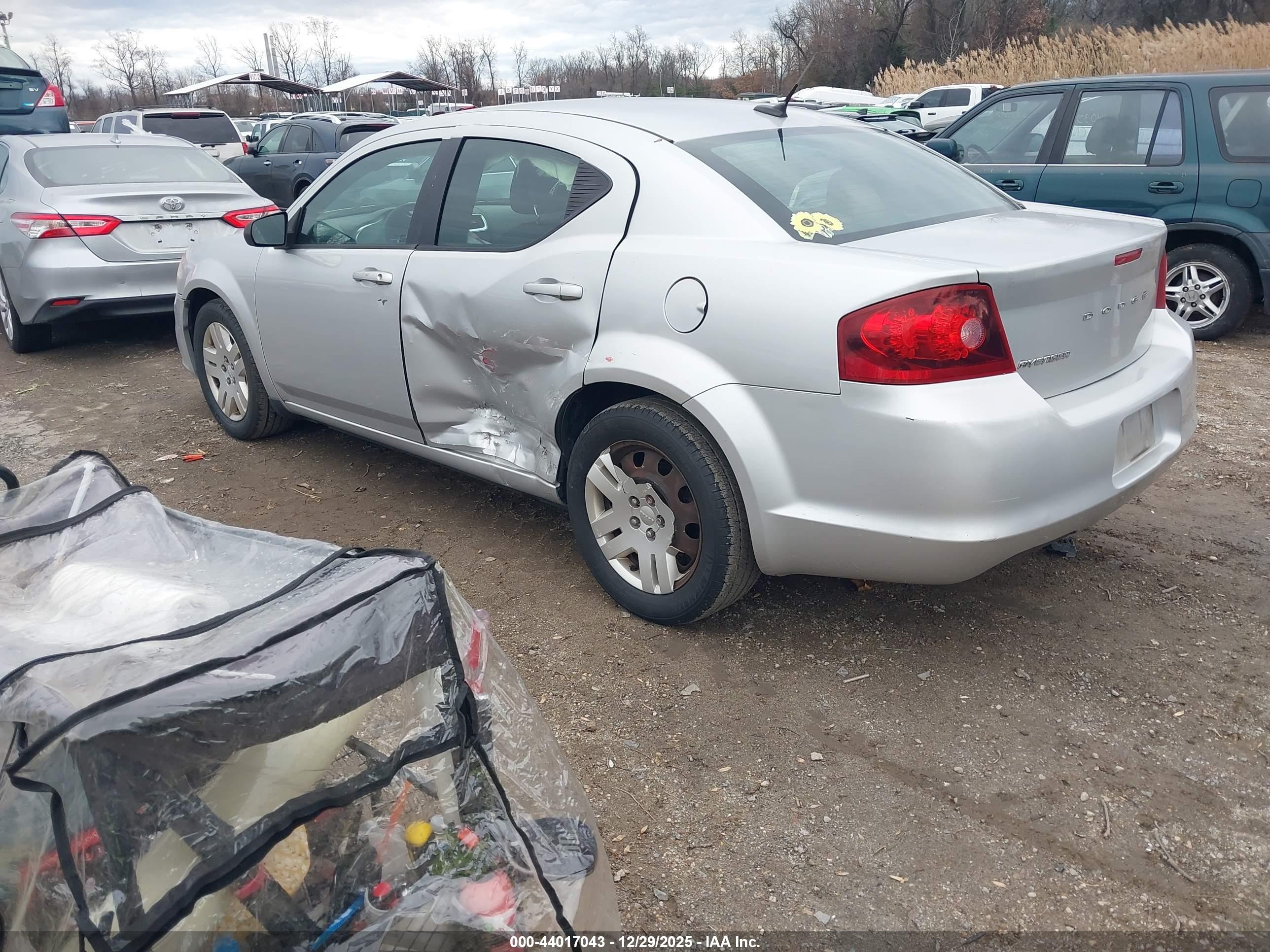 DODGE AVENGER image 3
