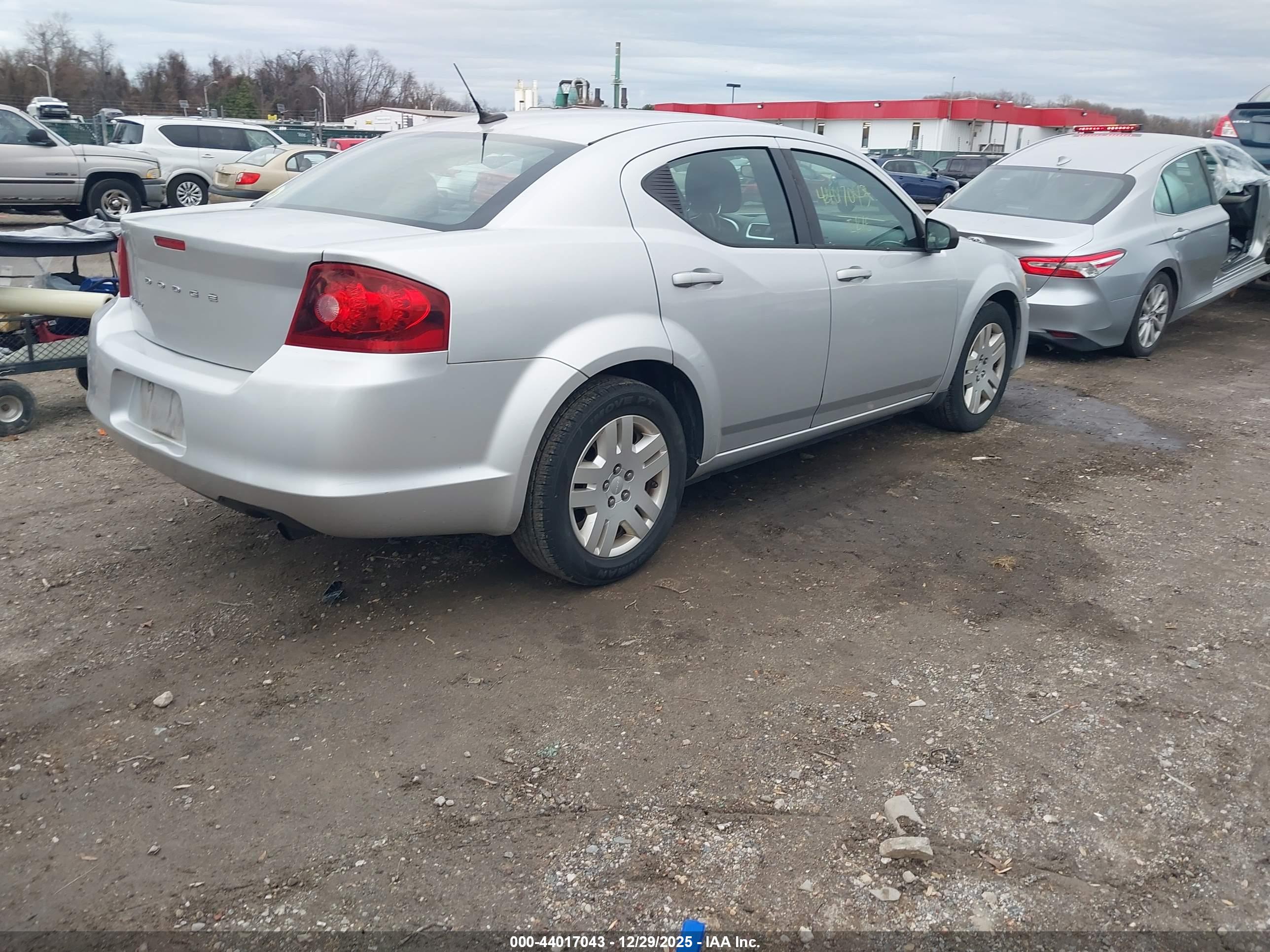 DODGE AVENGER image 4