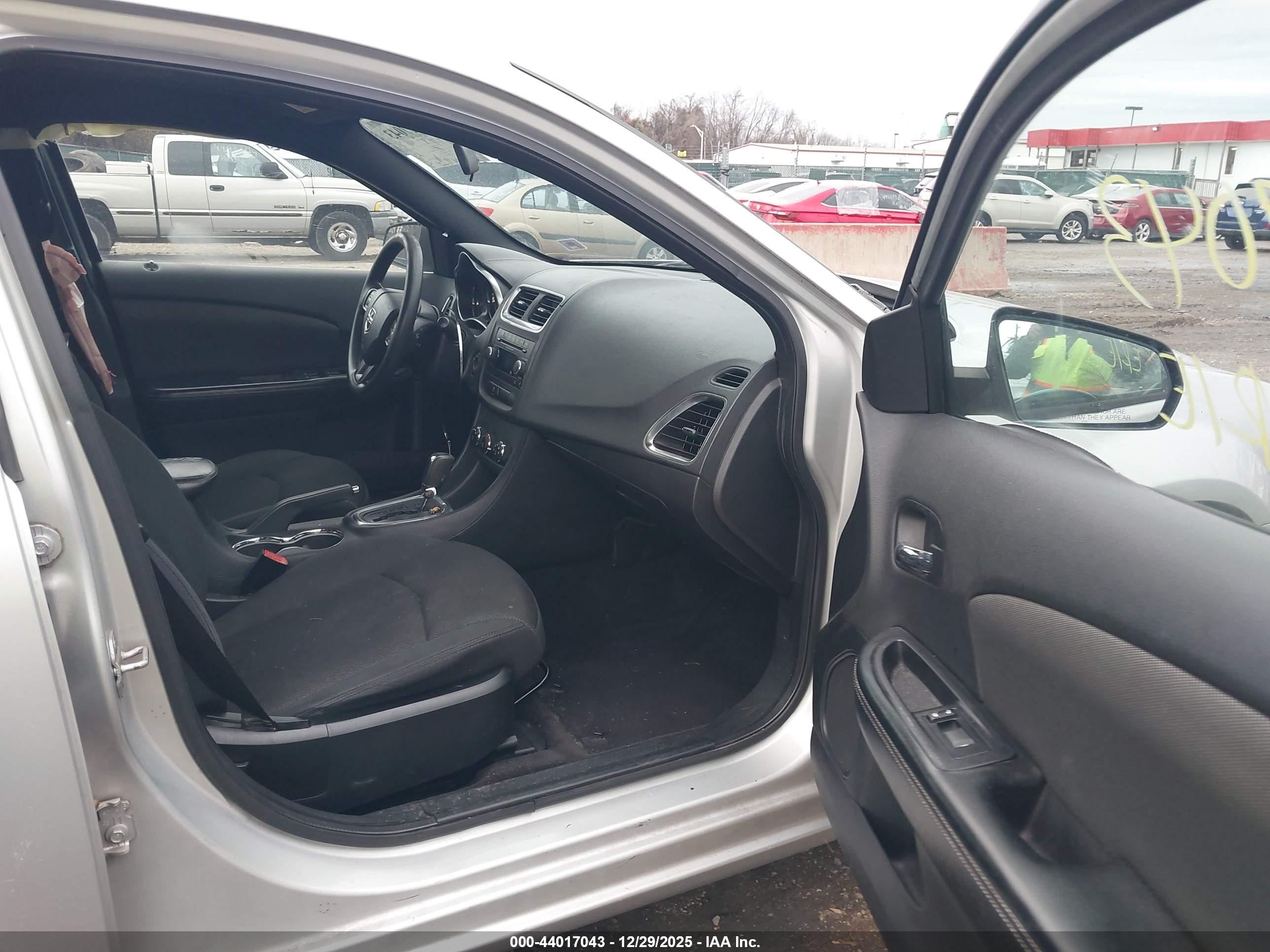 DODGE AVENGER image 5
