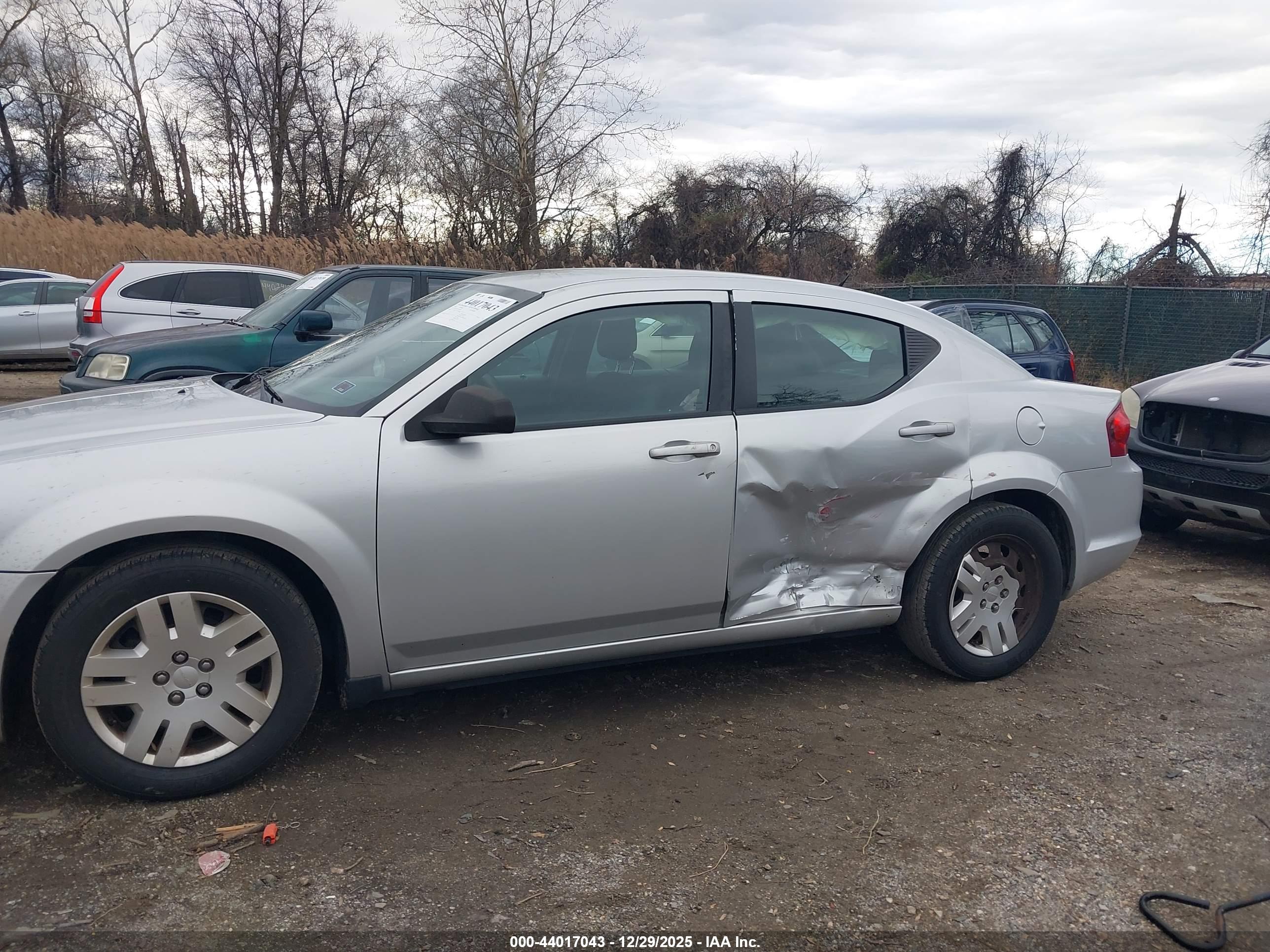 DODGE AVENGER image 6