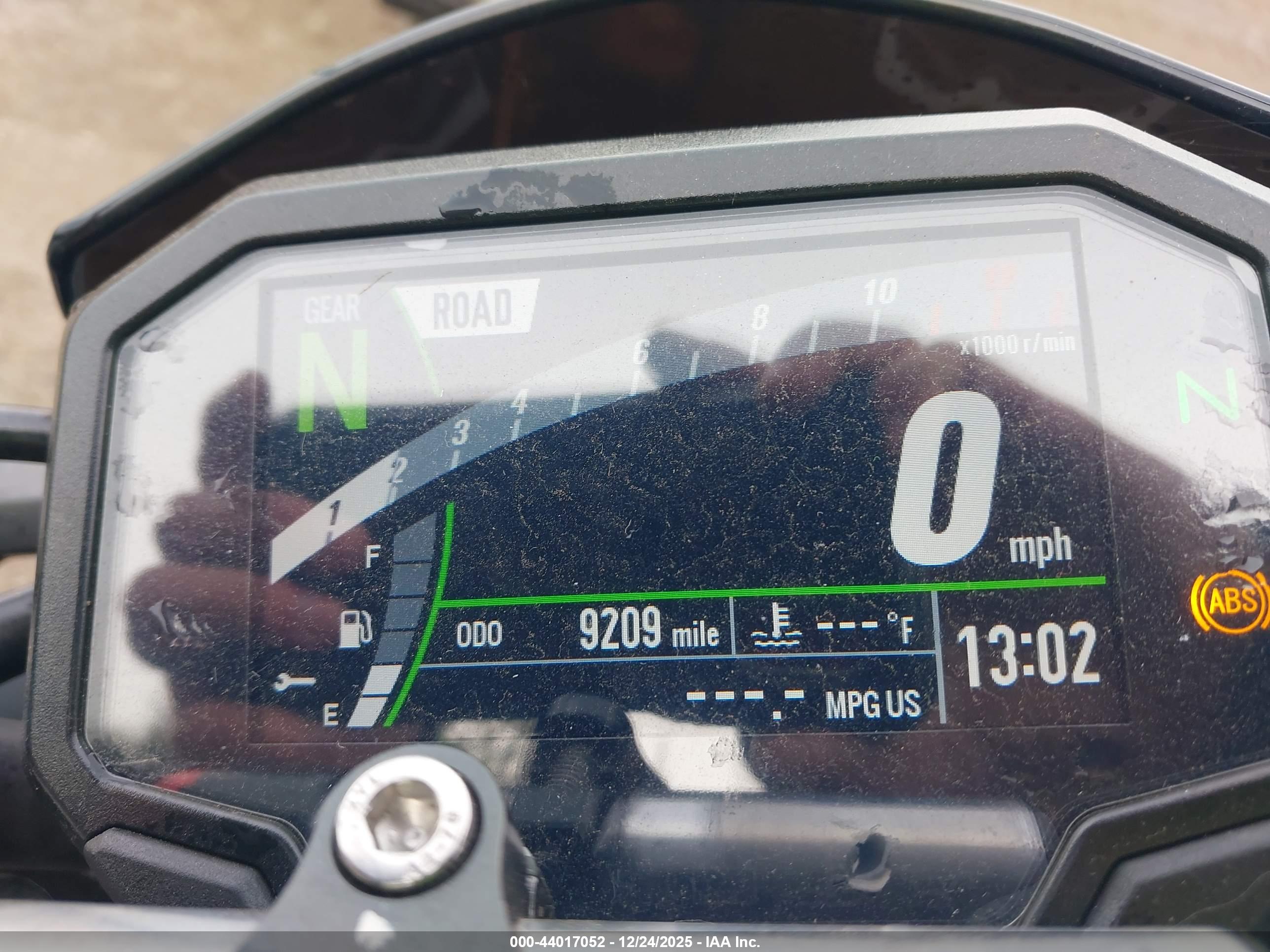 KAWASAKI ZR900 image 7