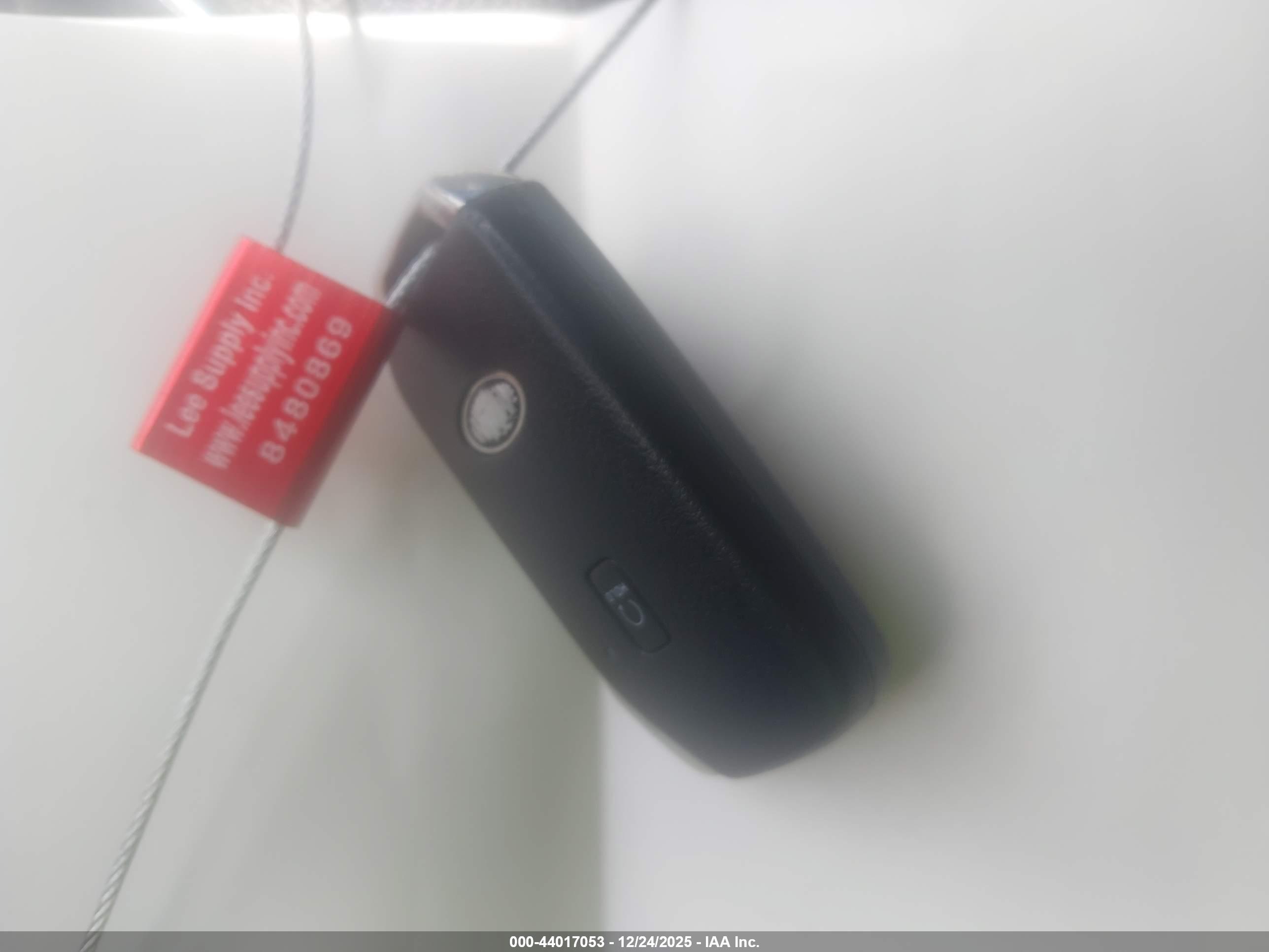KIA K5 image 11
