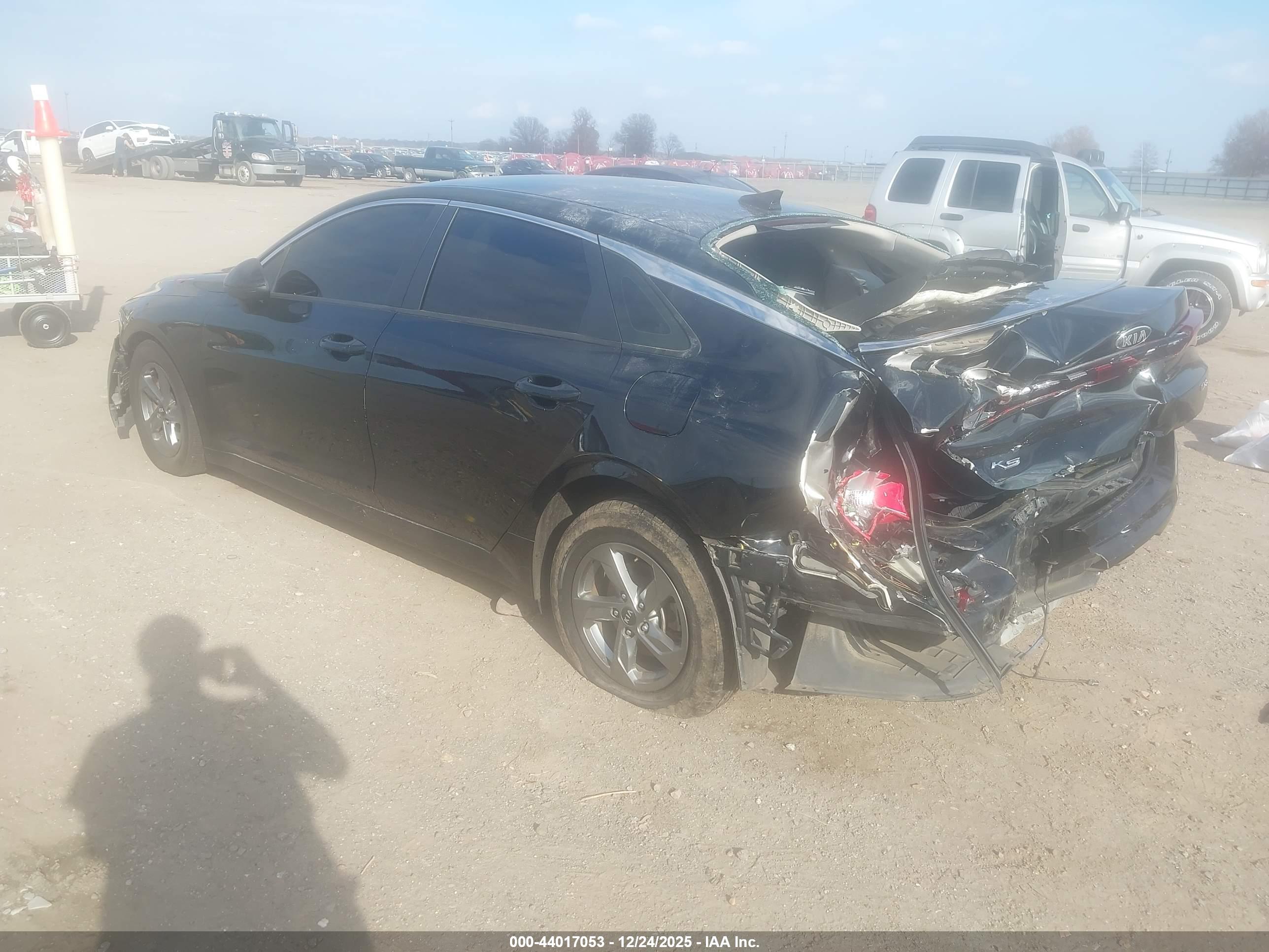 KIA K5 image 3