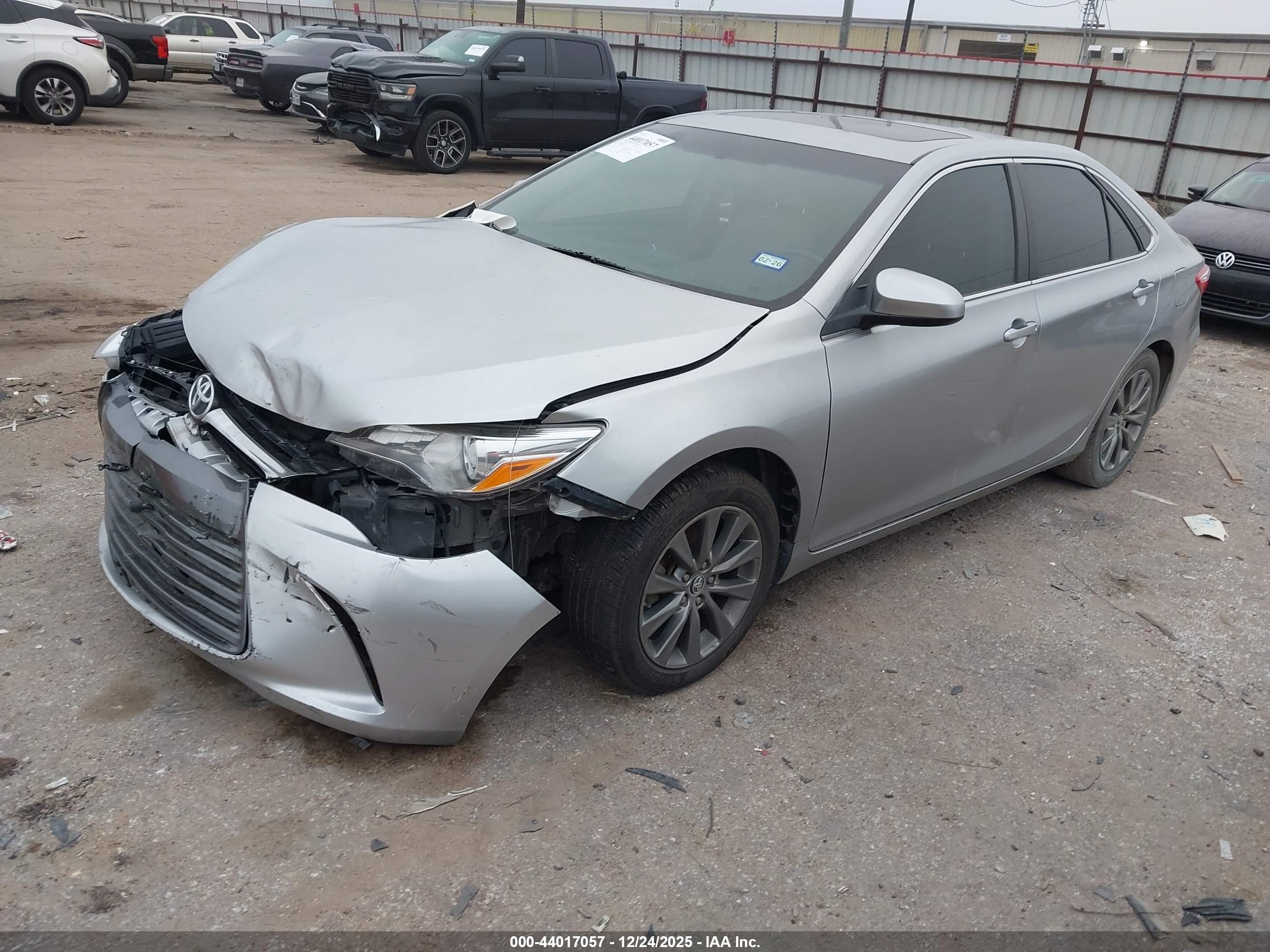 TOYOTA CAMRY image 2