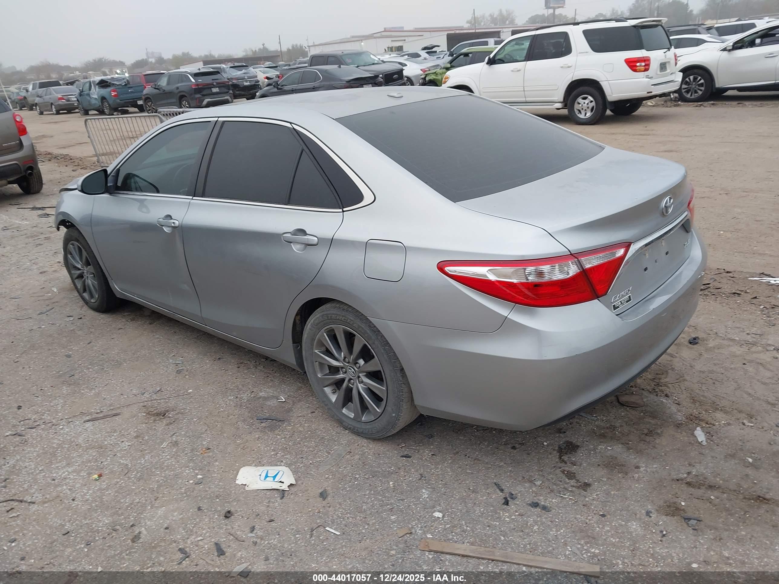 TOYOTA CAMRY image 3