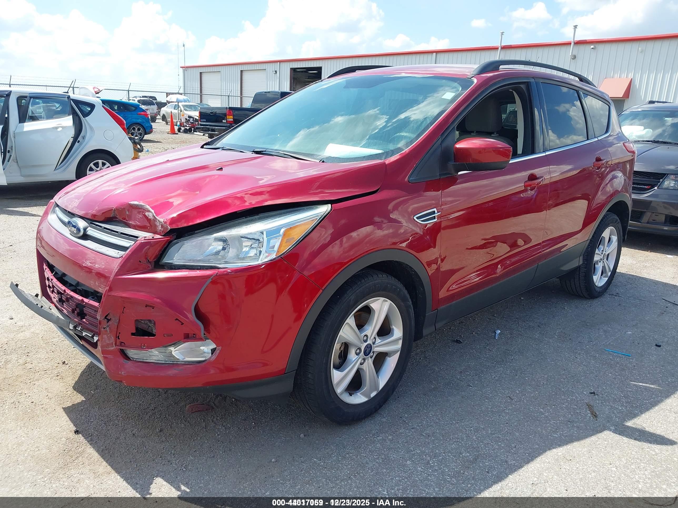 FORD ESCAPE image 2