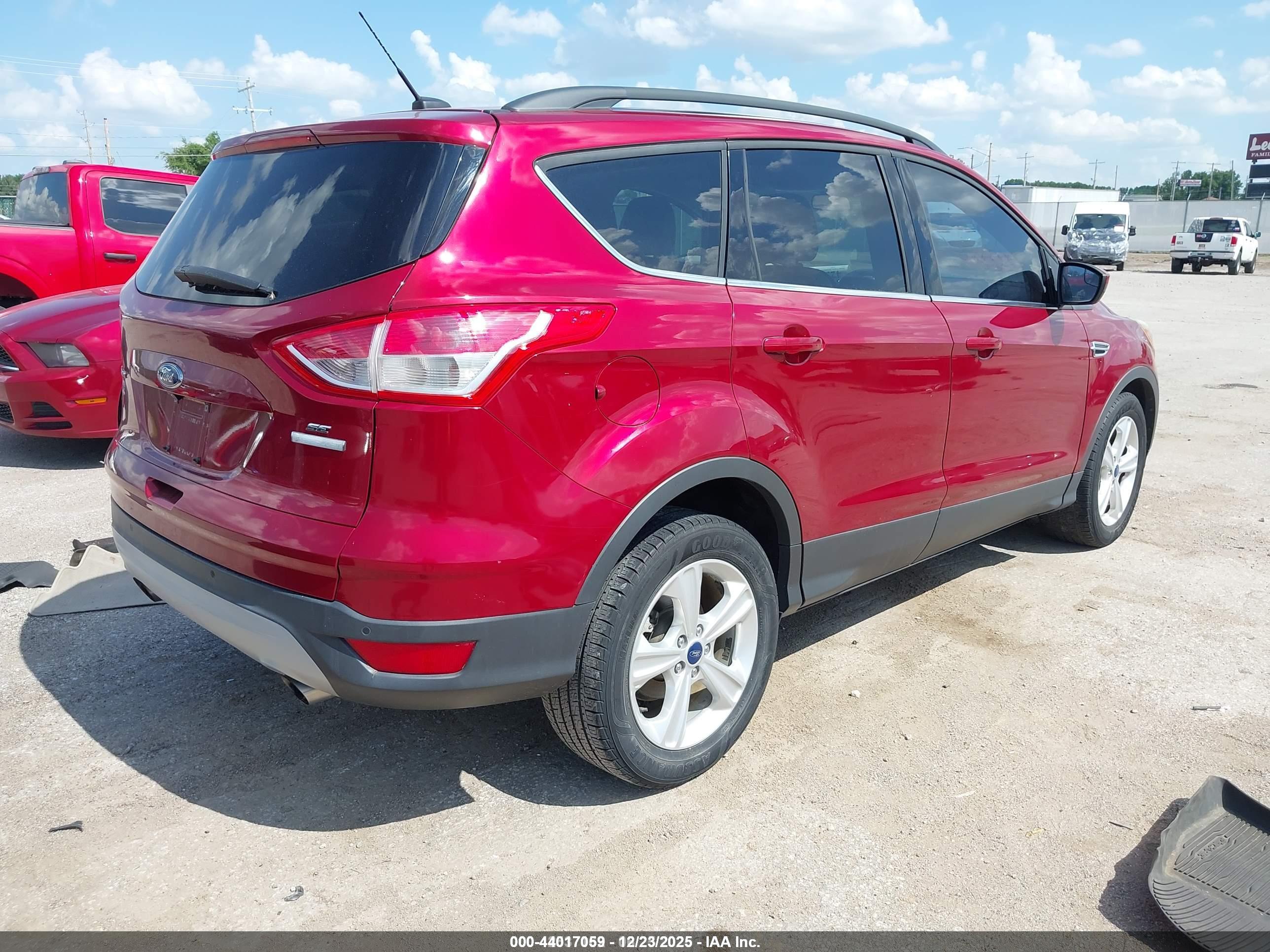 FORD ESCAPE image 4