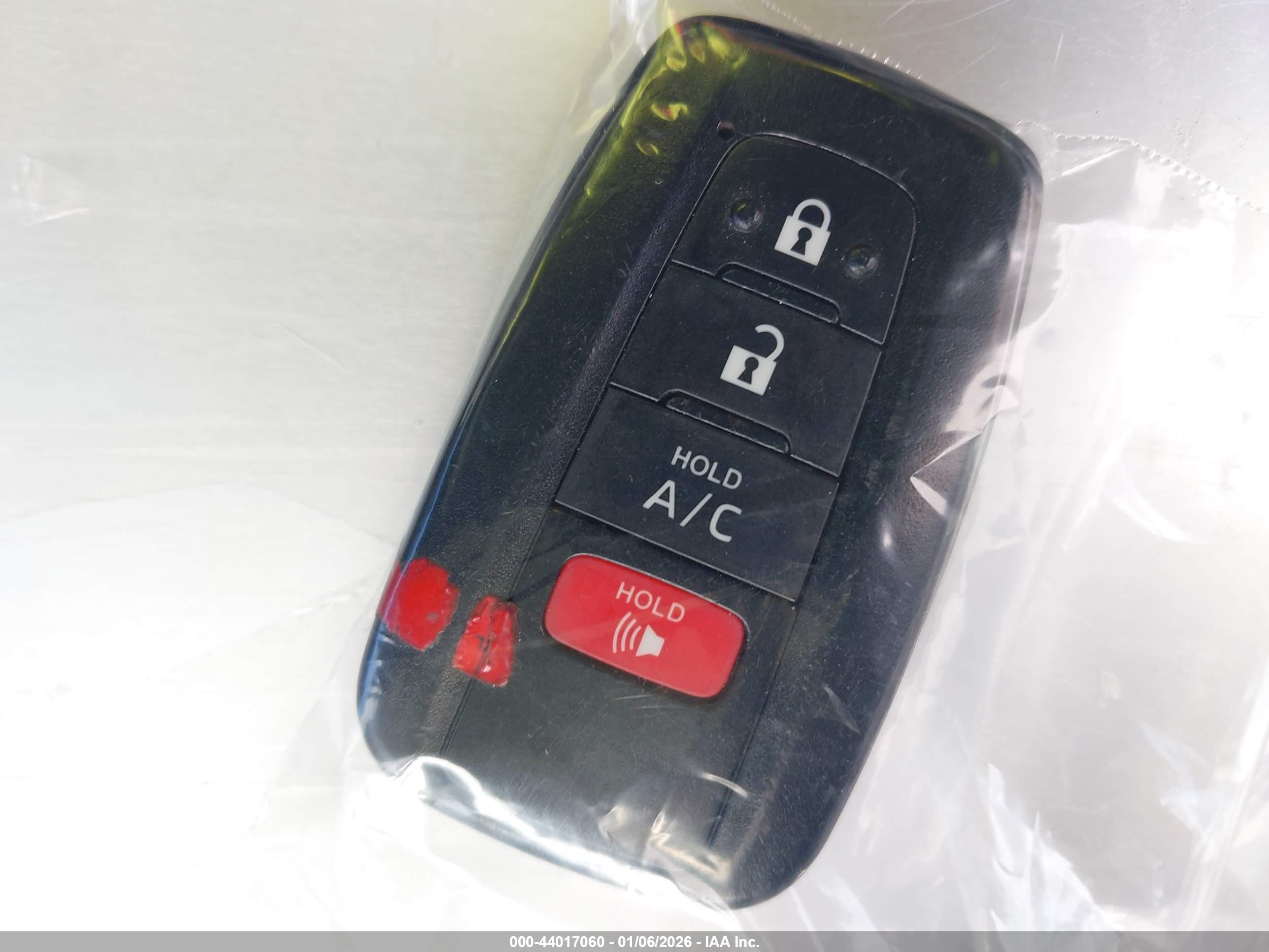 TOYOTA PRIUS image 11