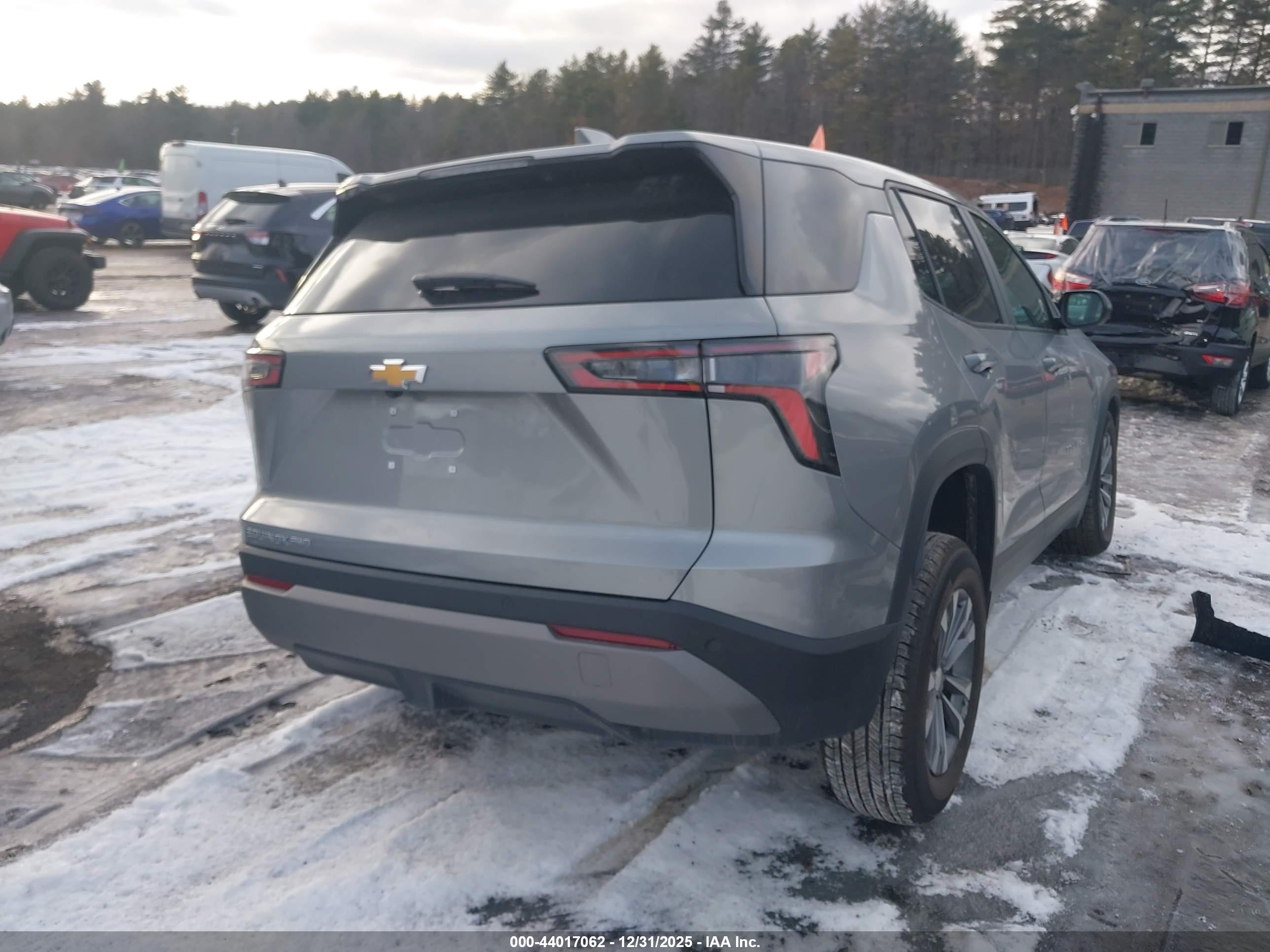 CHEVROLET EQUINOX image 4