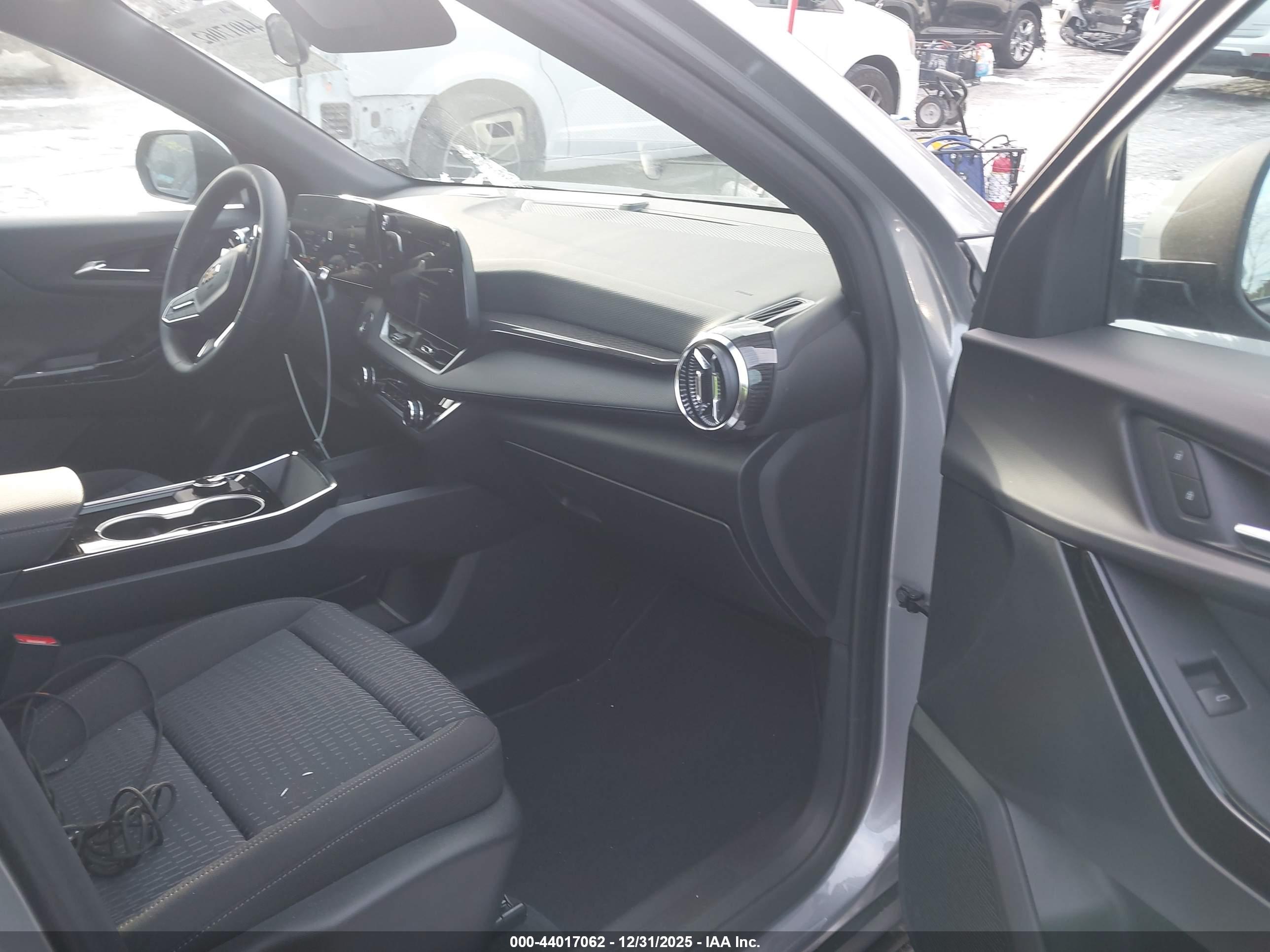 CHEVROLET EQUINOX image 5