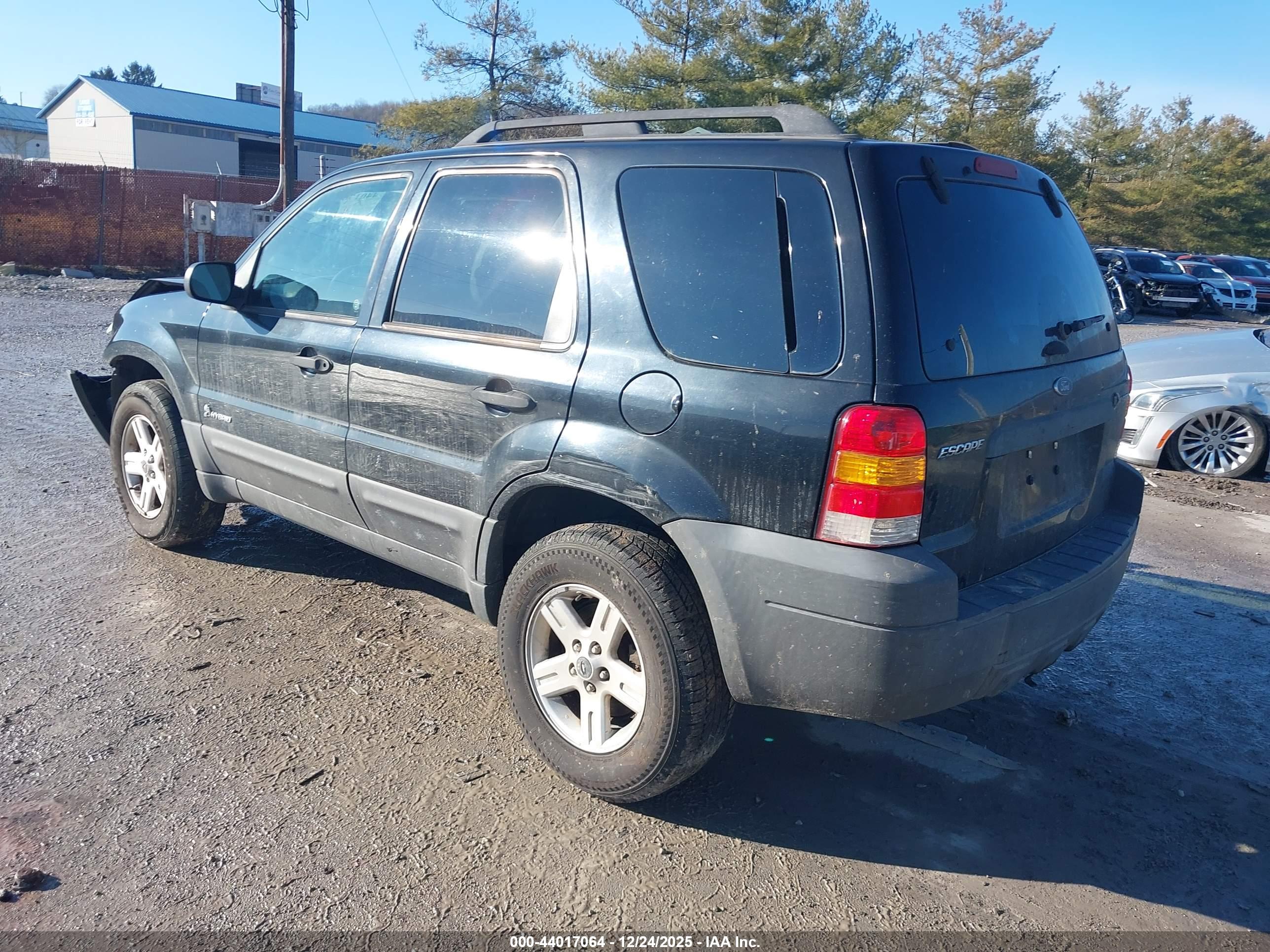 FORD ESCAPE image 3