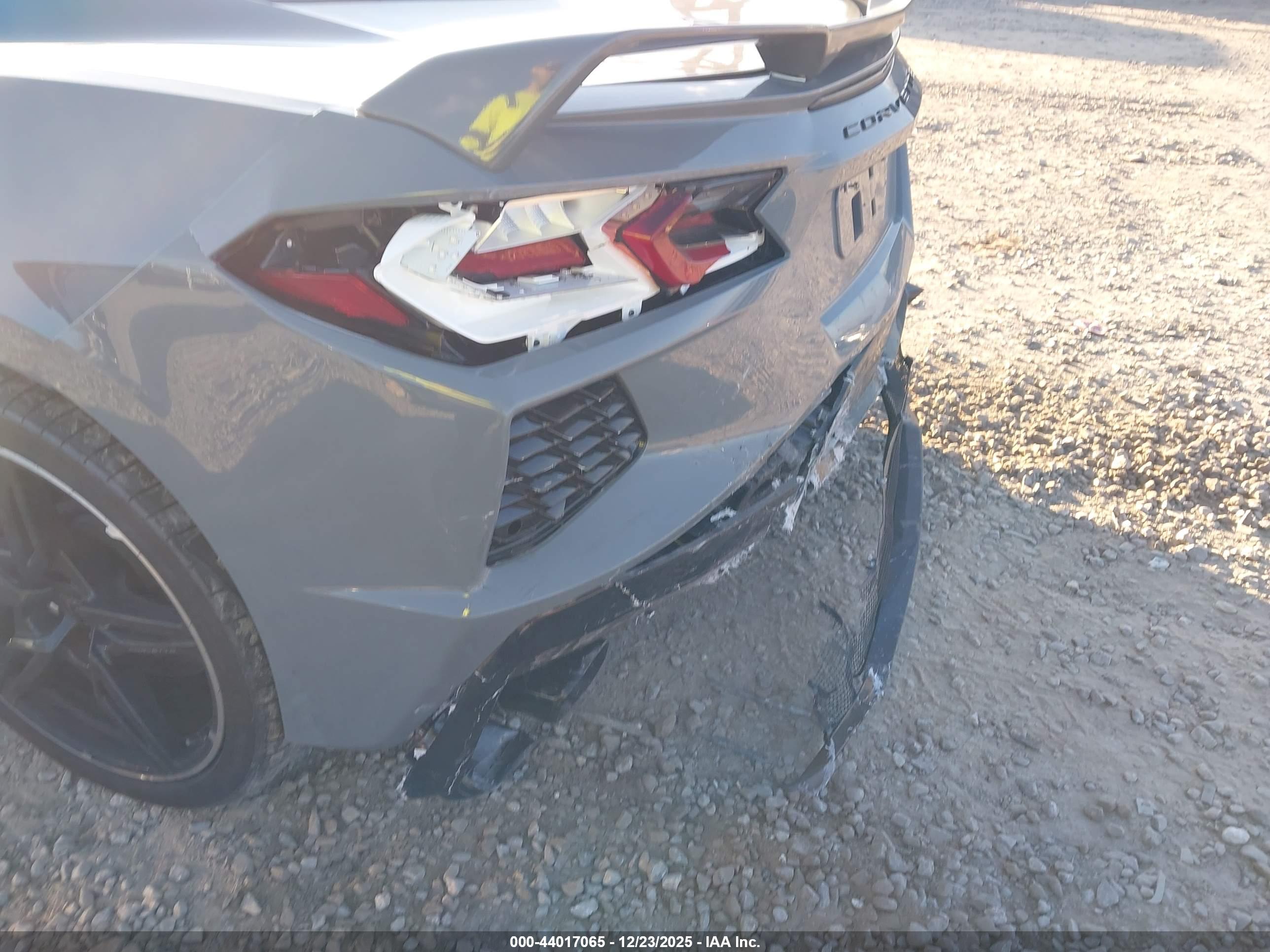 CHEVROLET CORVETTE image 6