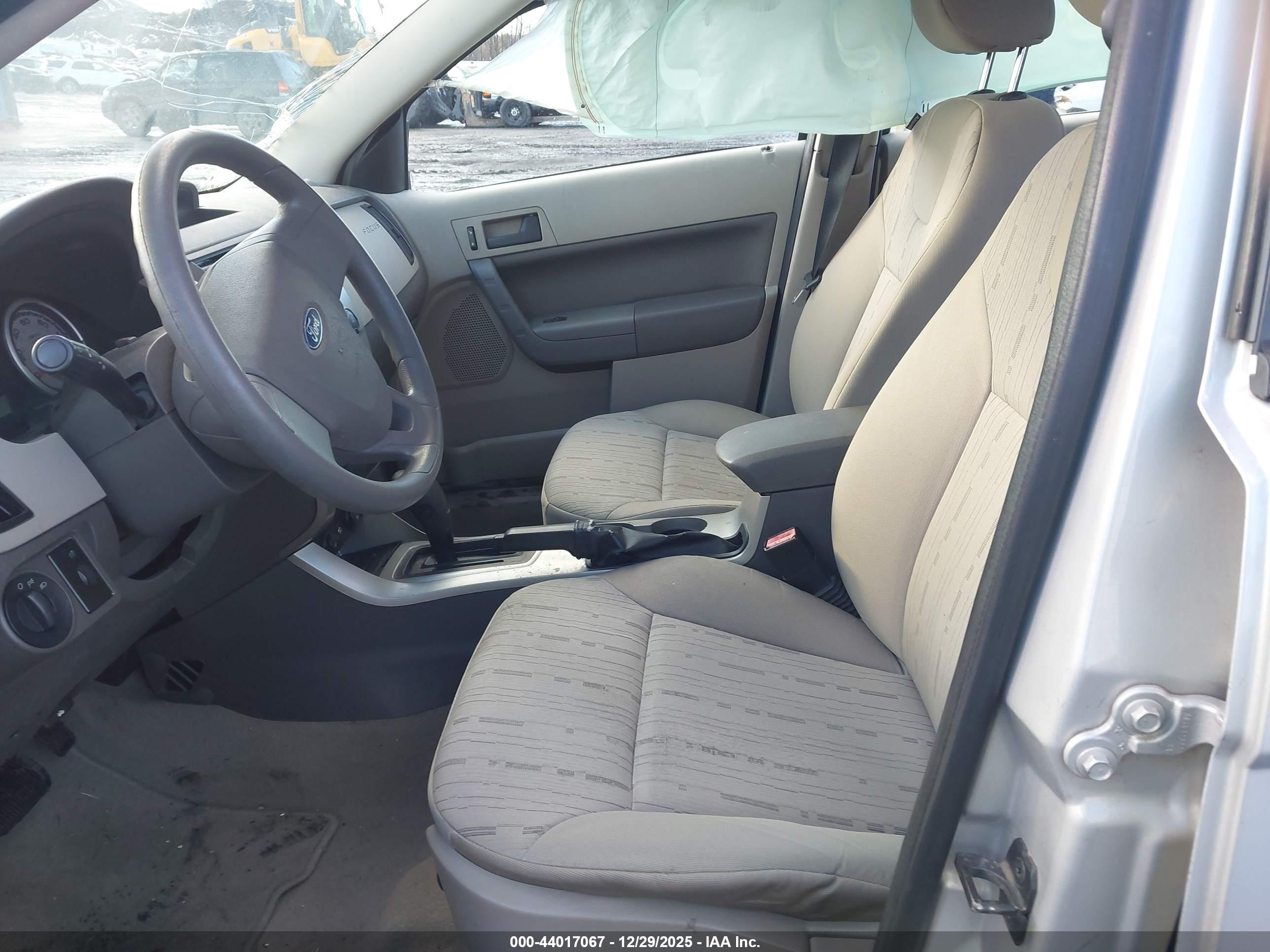 FORD FOCUS image 5