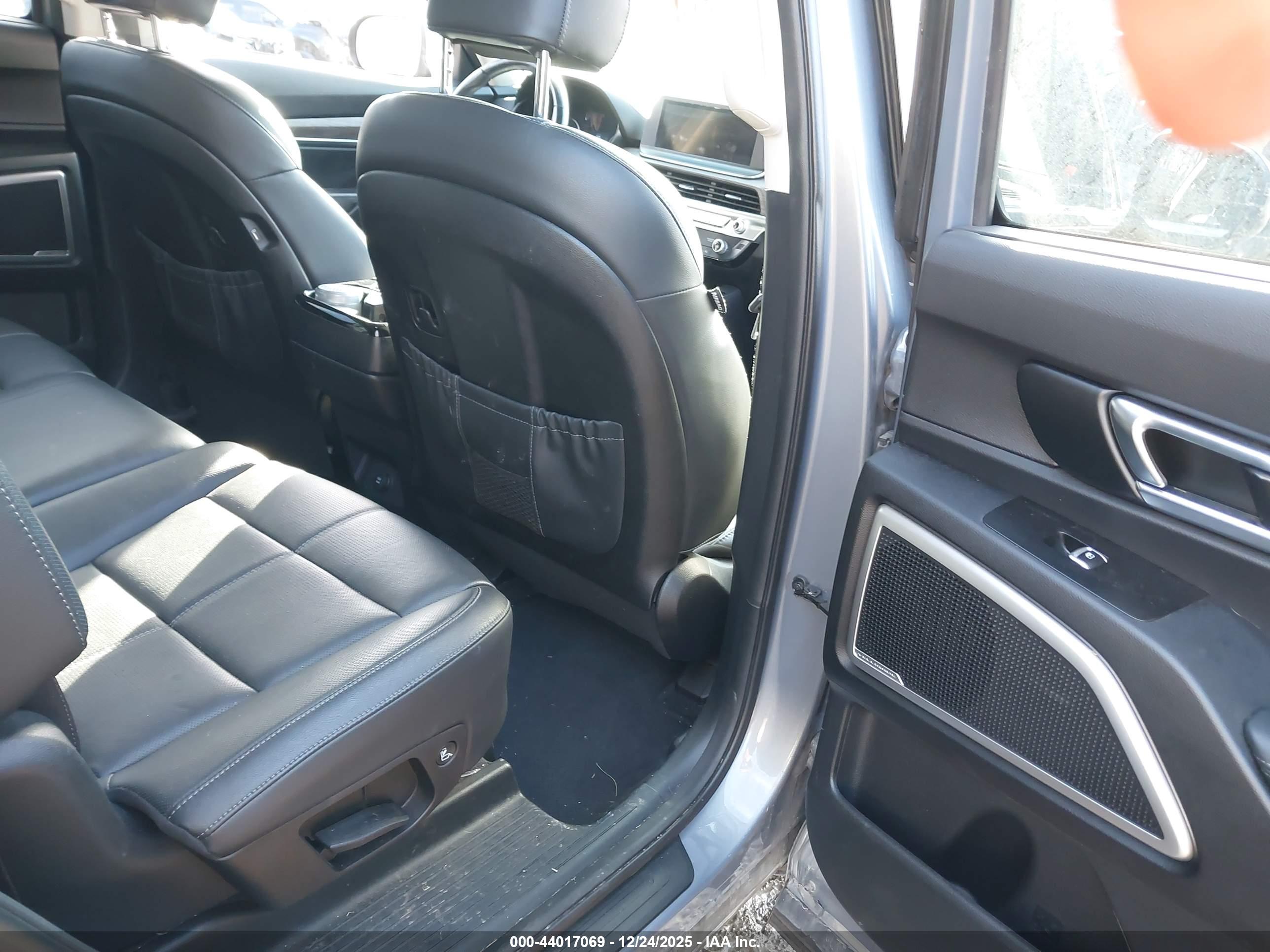 KIA TELLURIDE image 8