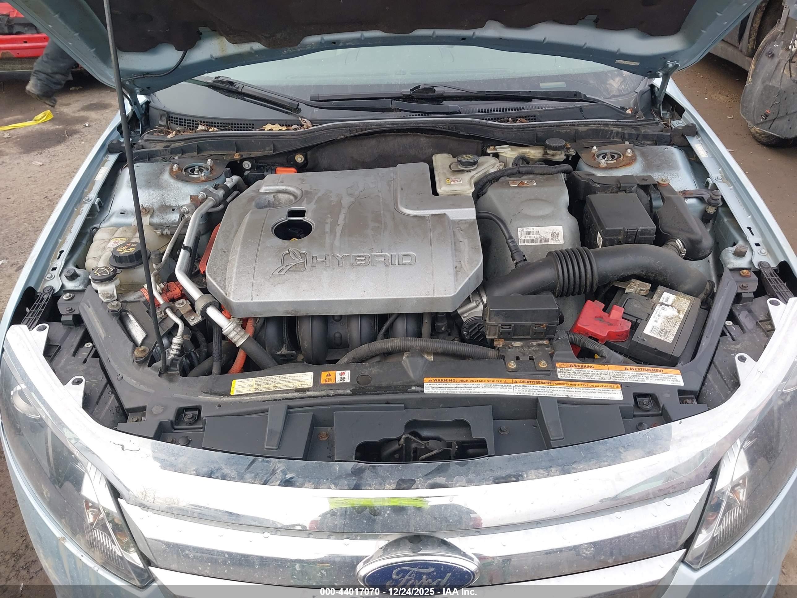 FORD FUSION image 10