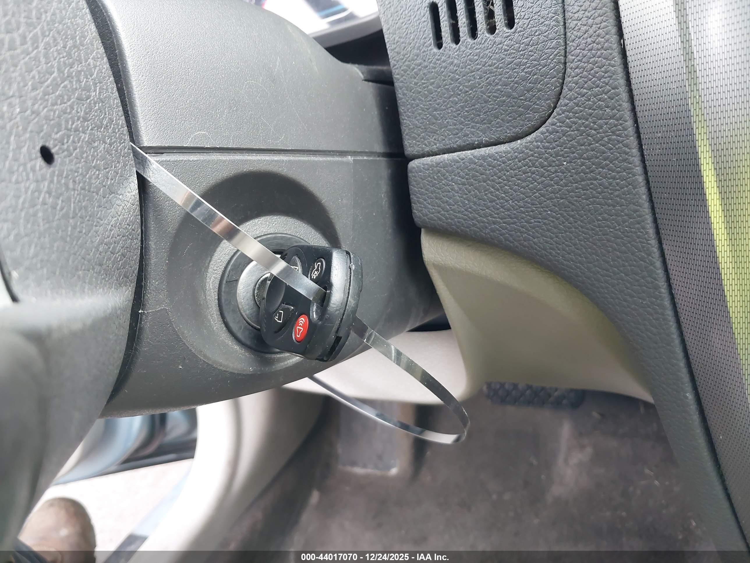 FORD FUSION image 11