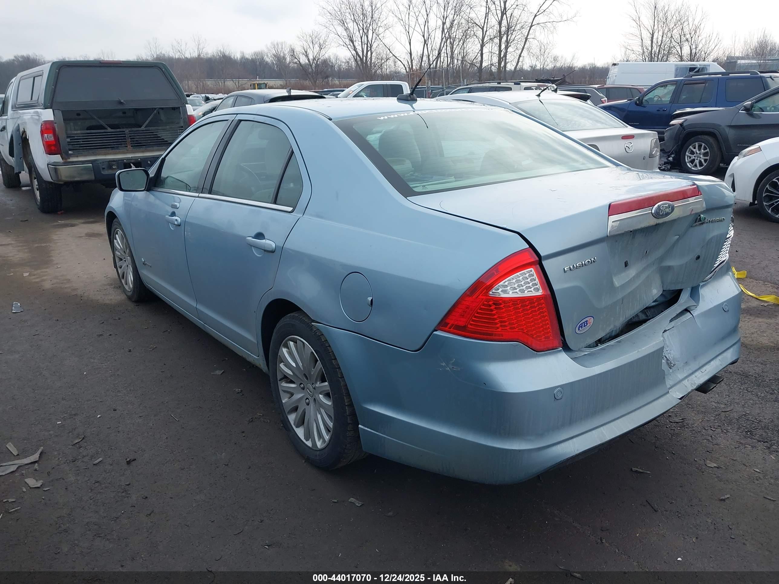 FORD FUSION image 3