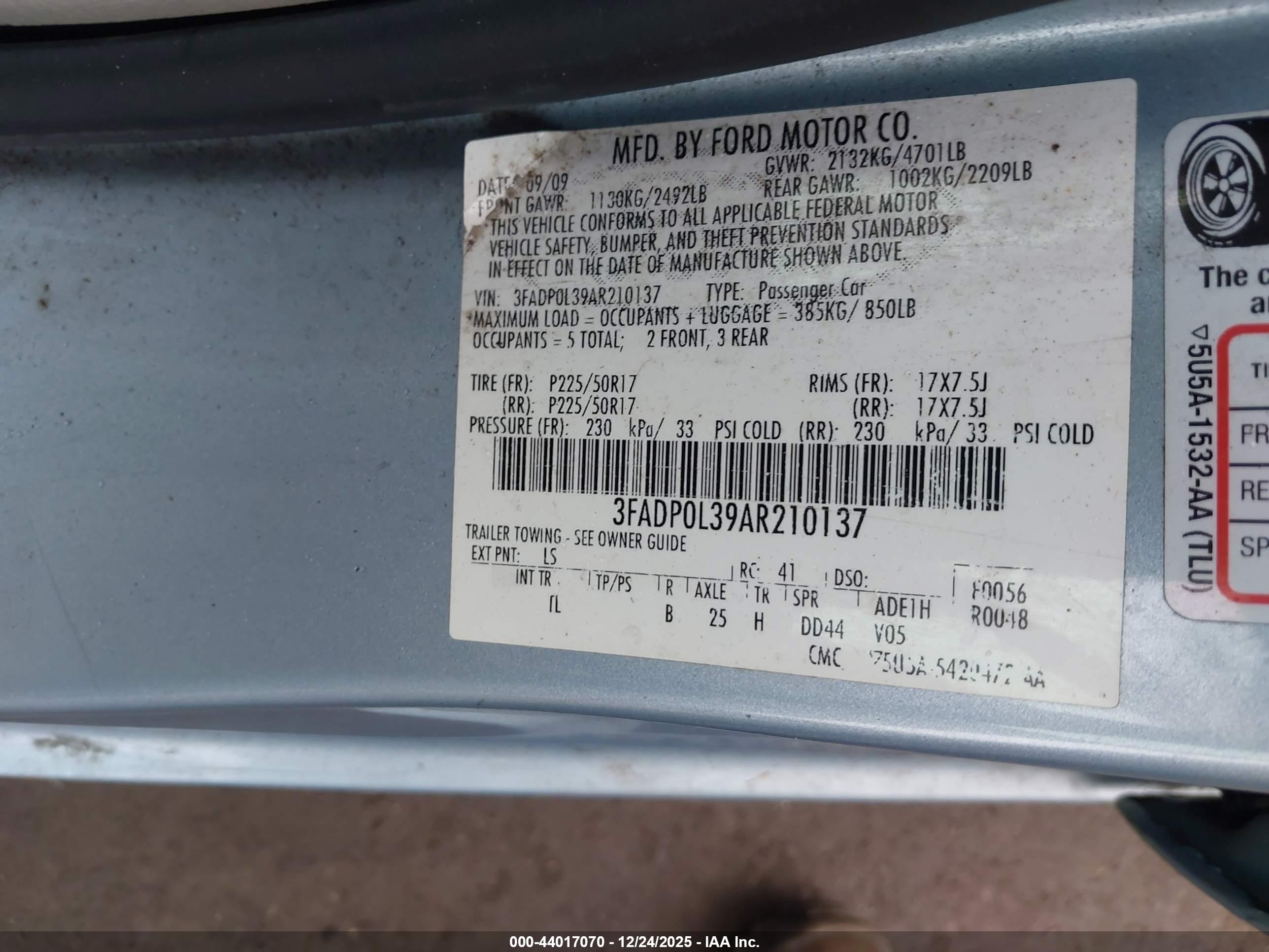 FORD FUSION image 9
