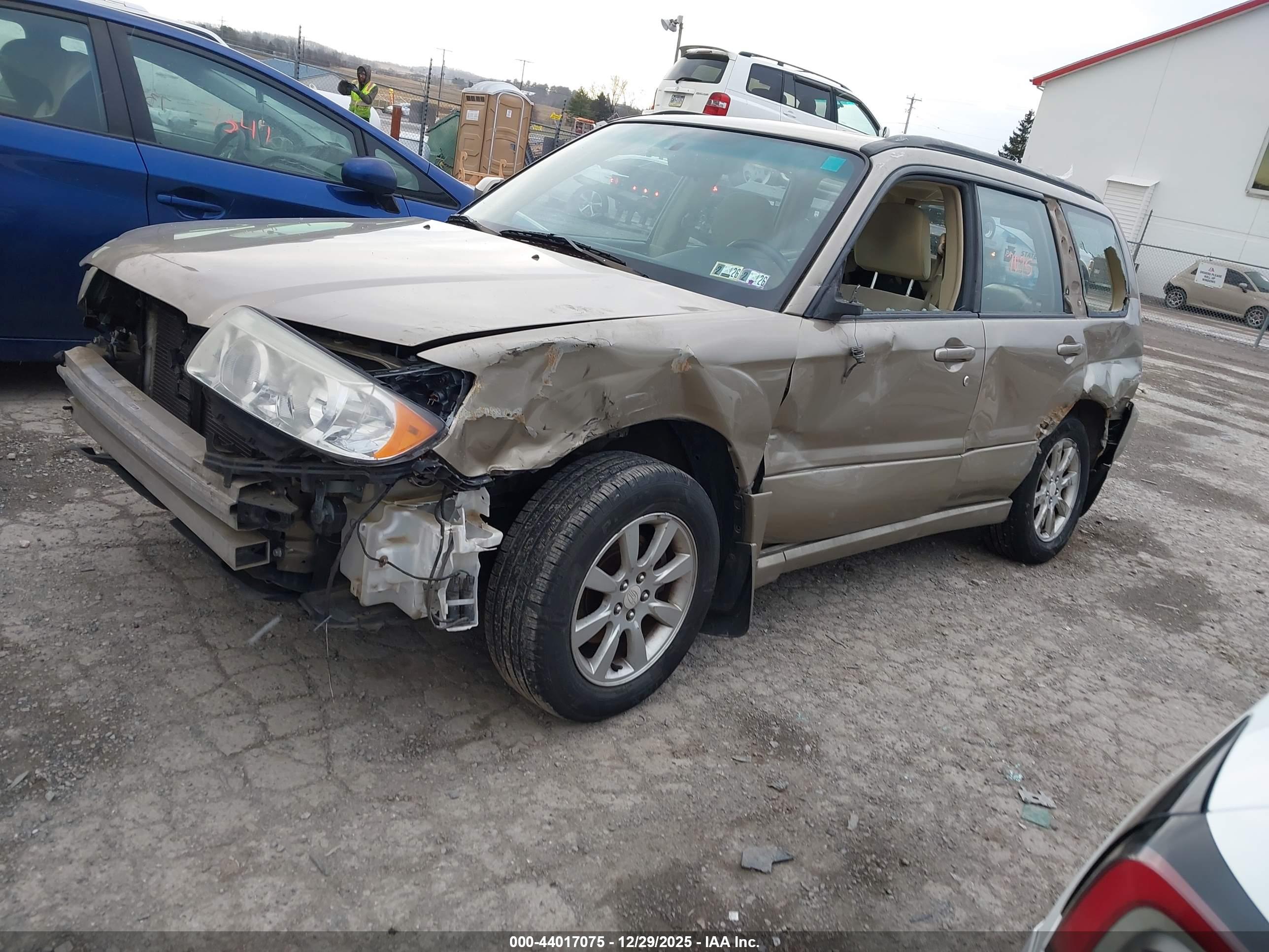 SUBARU FORESTER image 2