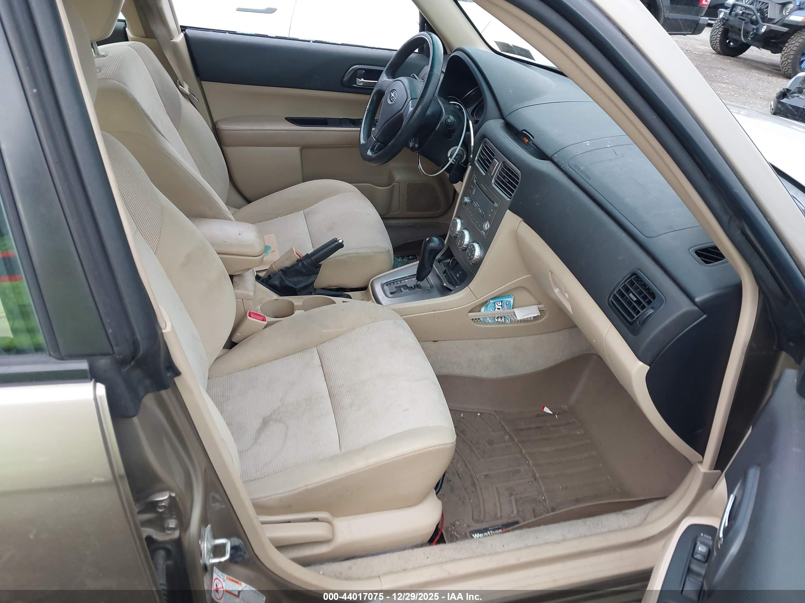 SUBARU FORESTER image 5
