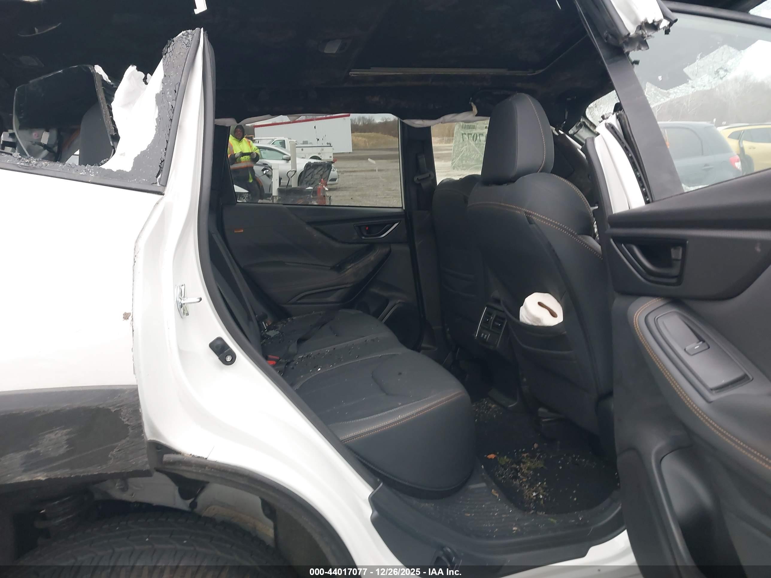 SUBARU FORESTER image 8