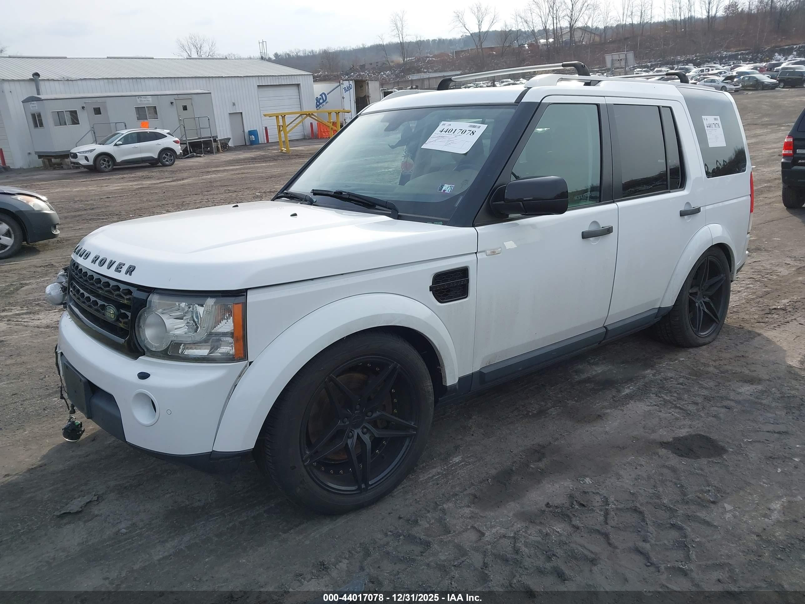 LAND ROVER image 2