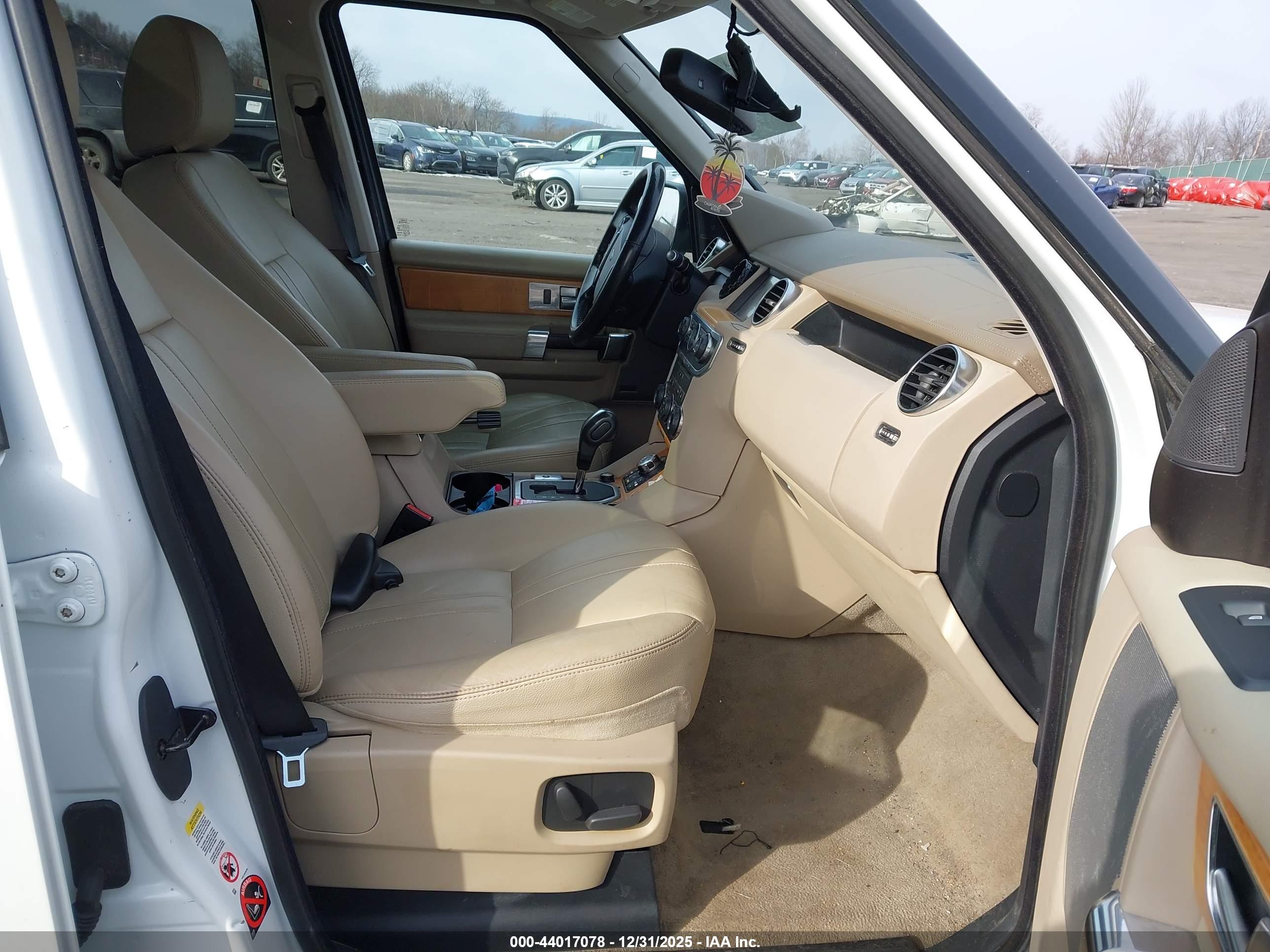 LAND ROVER image 5