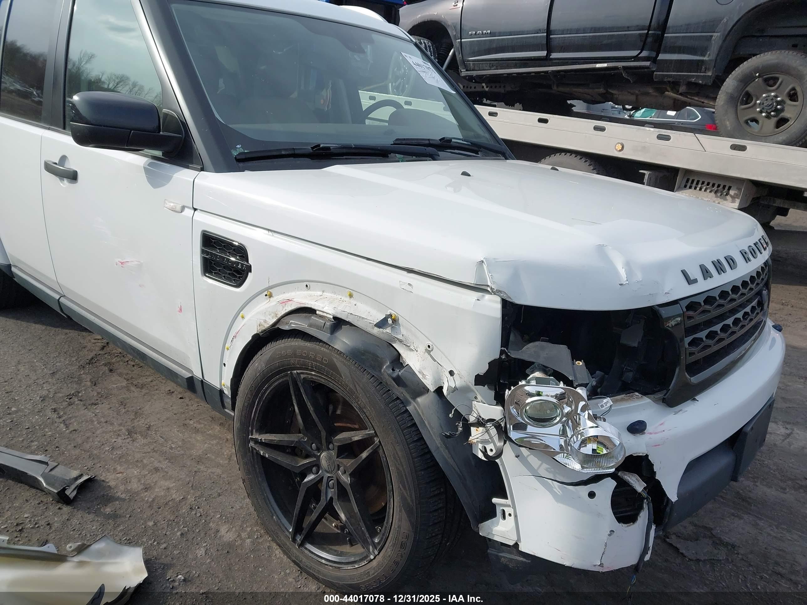 LAND ROVER image 6