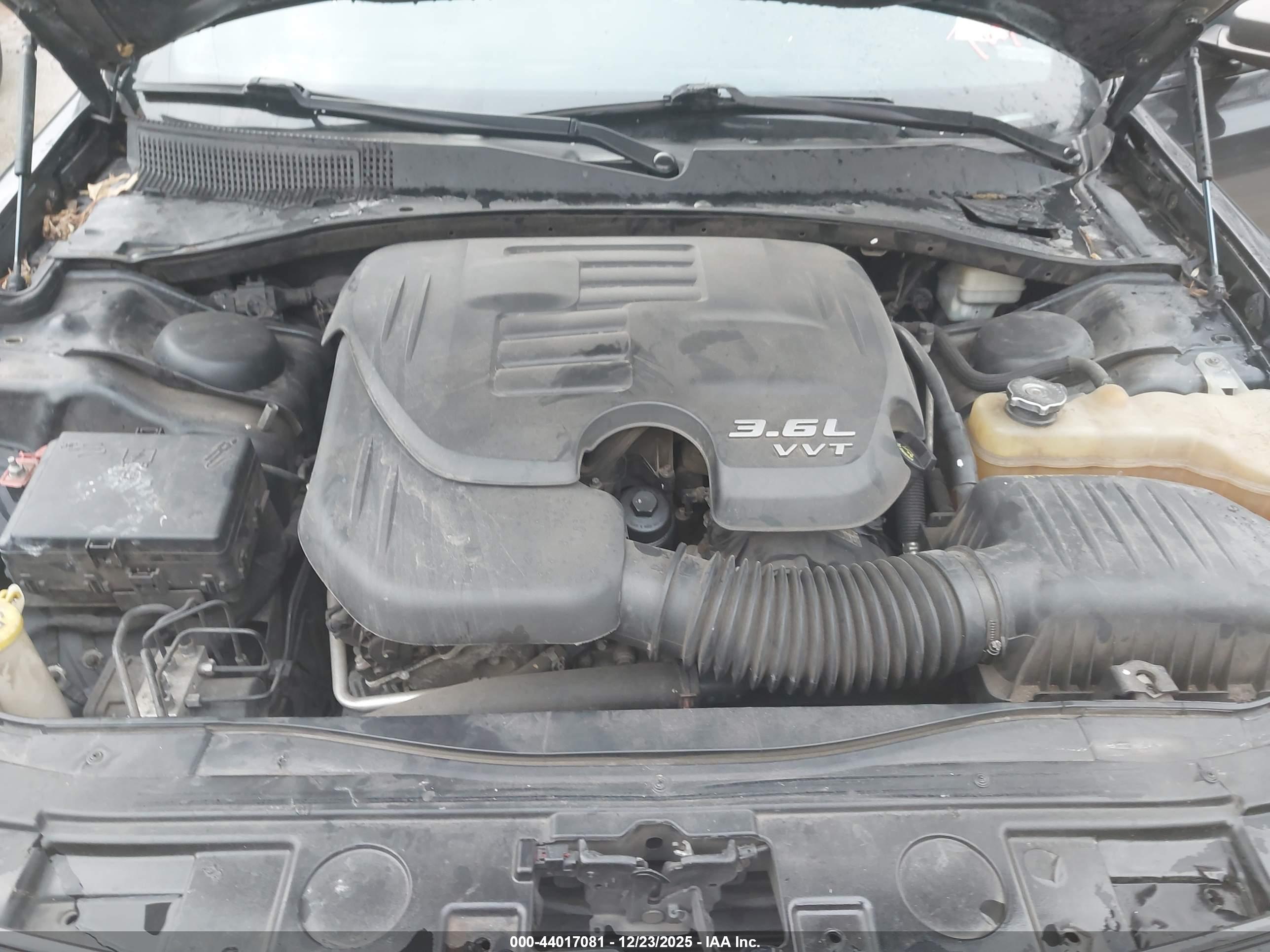 CHRYSLER 300C image 10