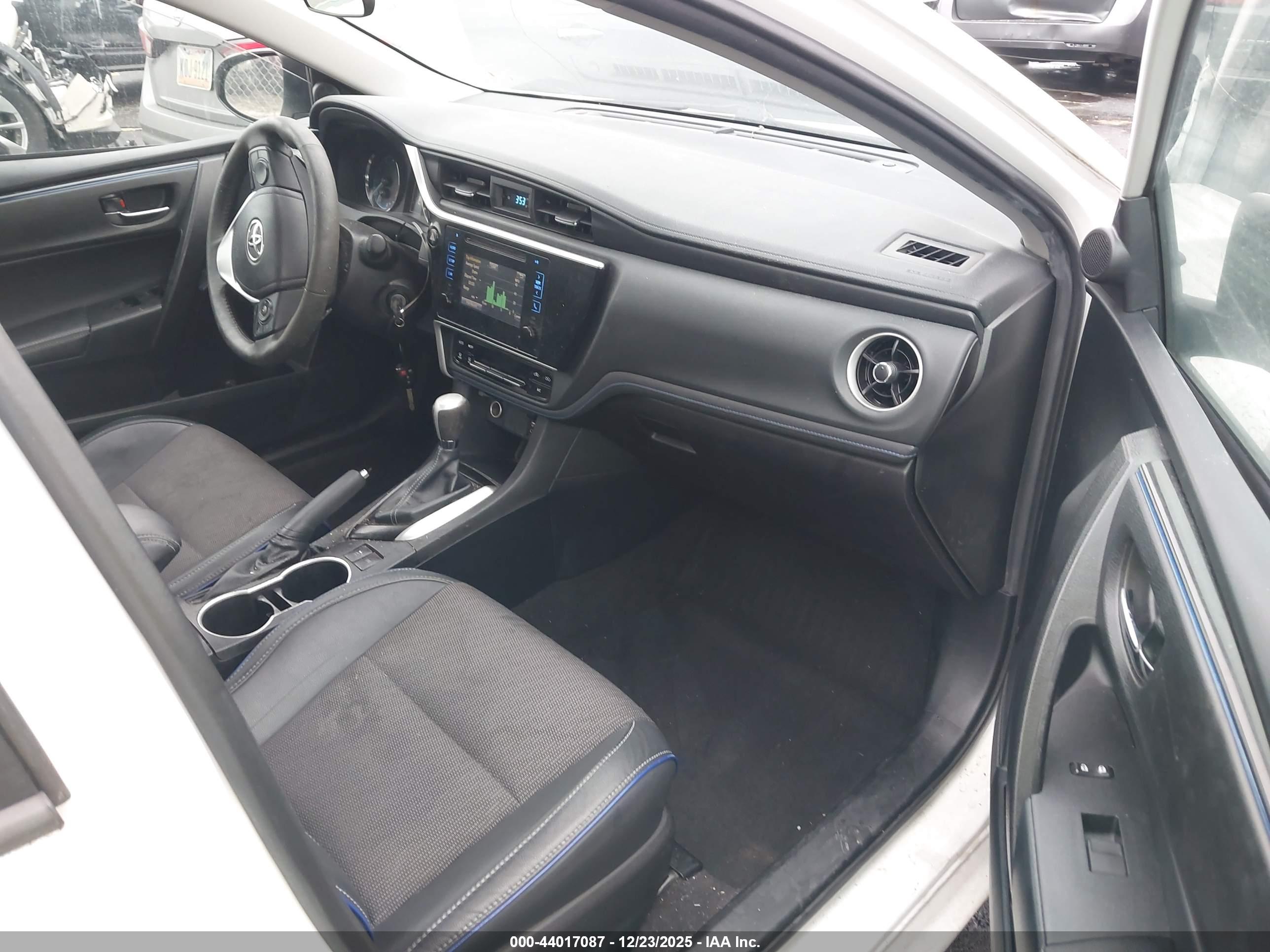 TOYOTA COROLLA image 5