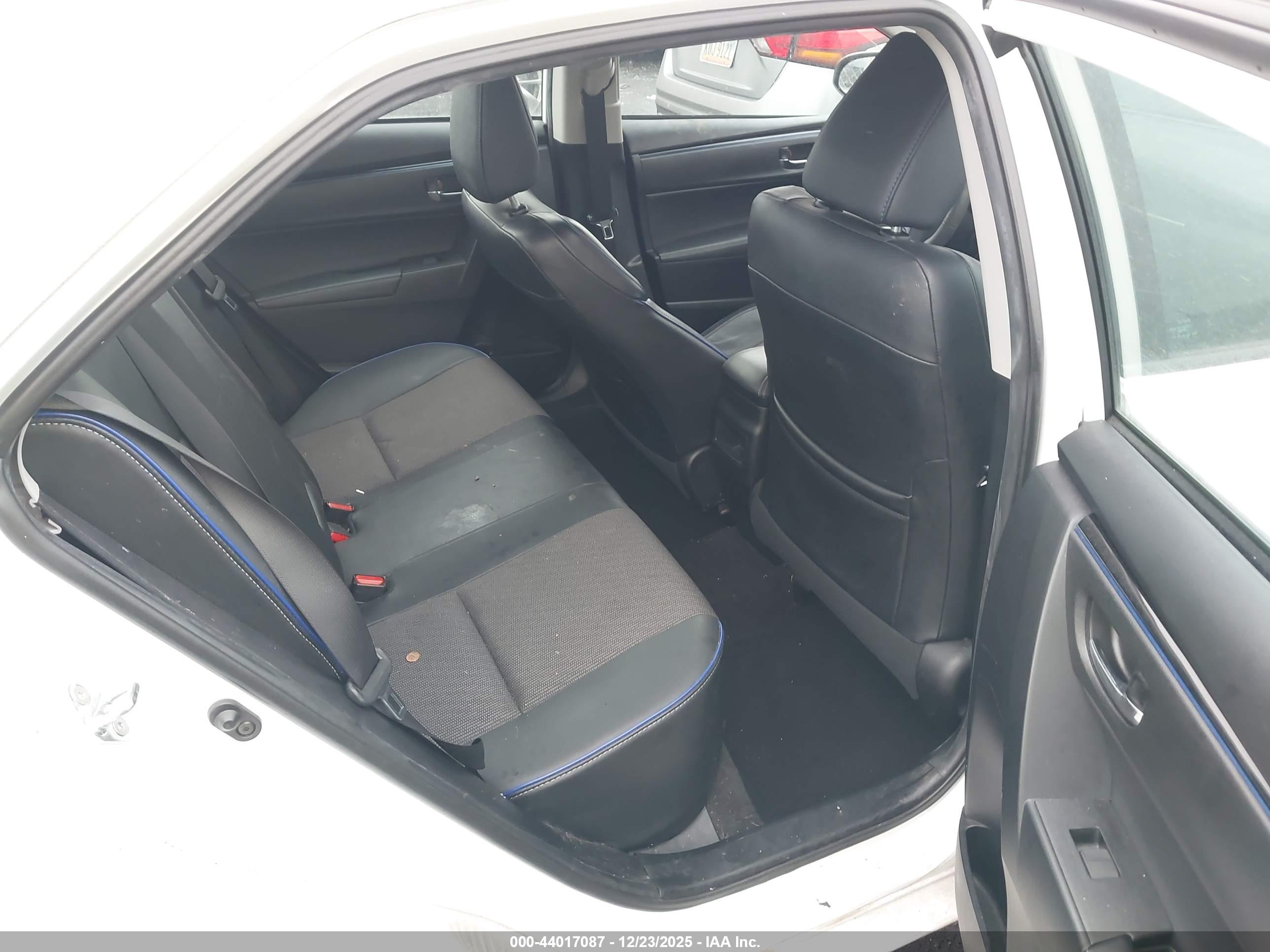 TOYOTA COROLLA image 8