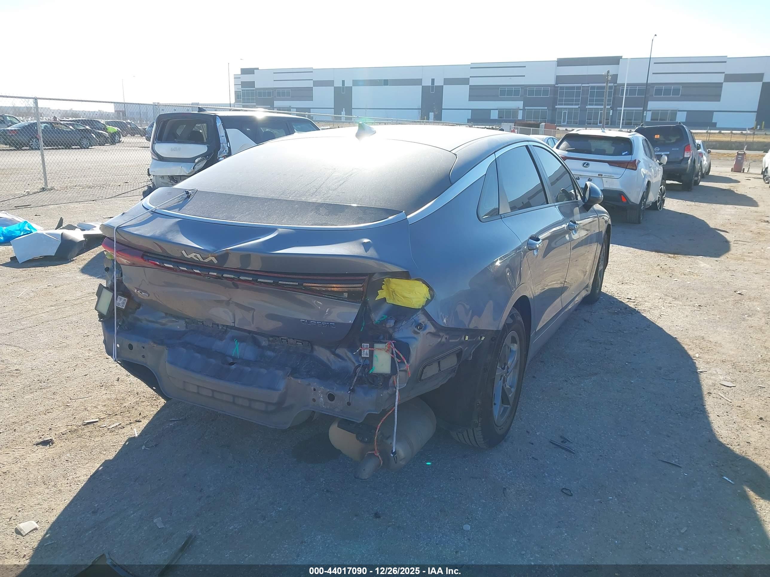 KIA K5 image 4