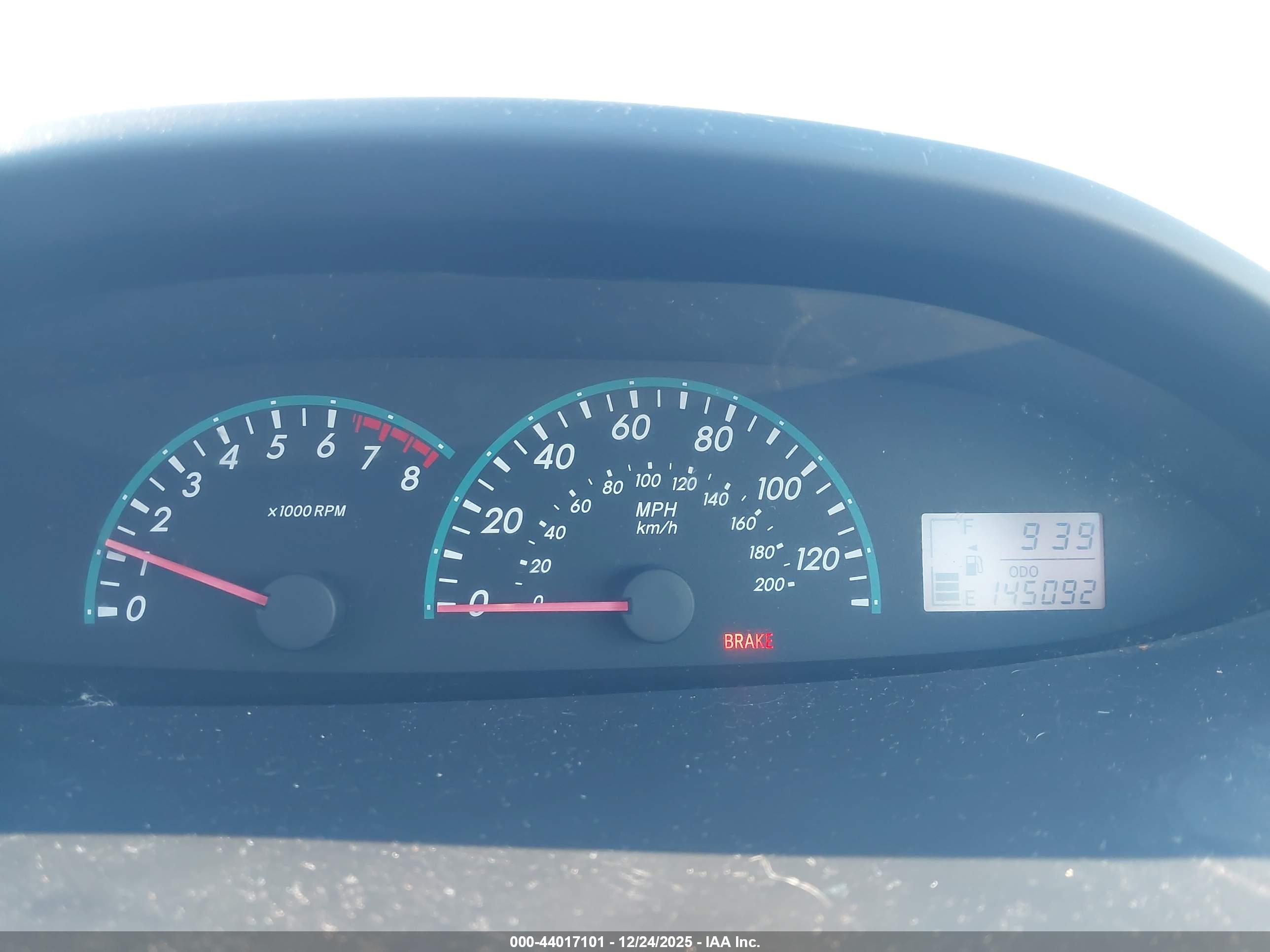TOYOTA YARIS image 7