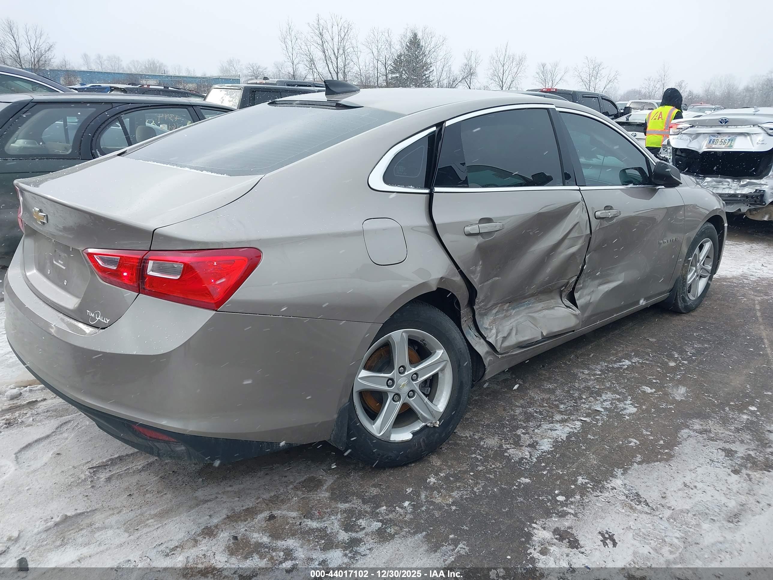 CHEVROLET MALIBU image 4