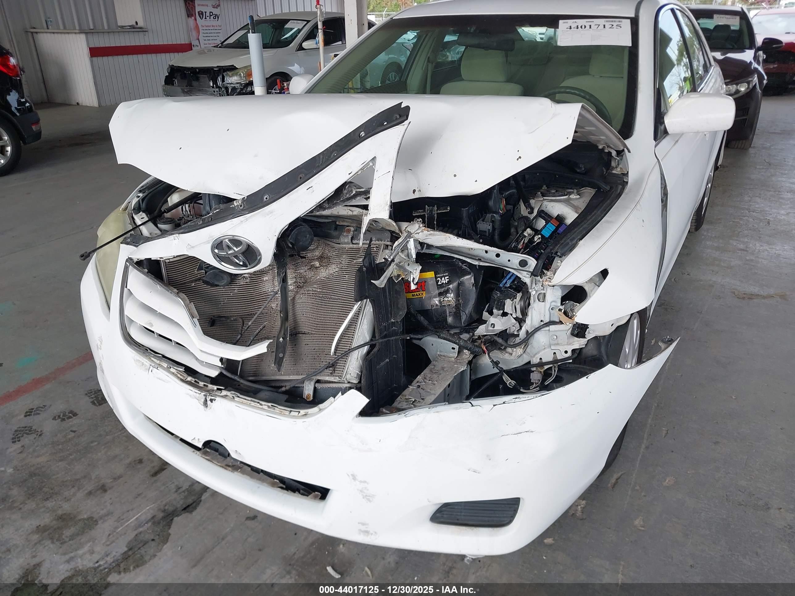 TOYOTA CAMRY image 6