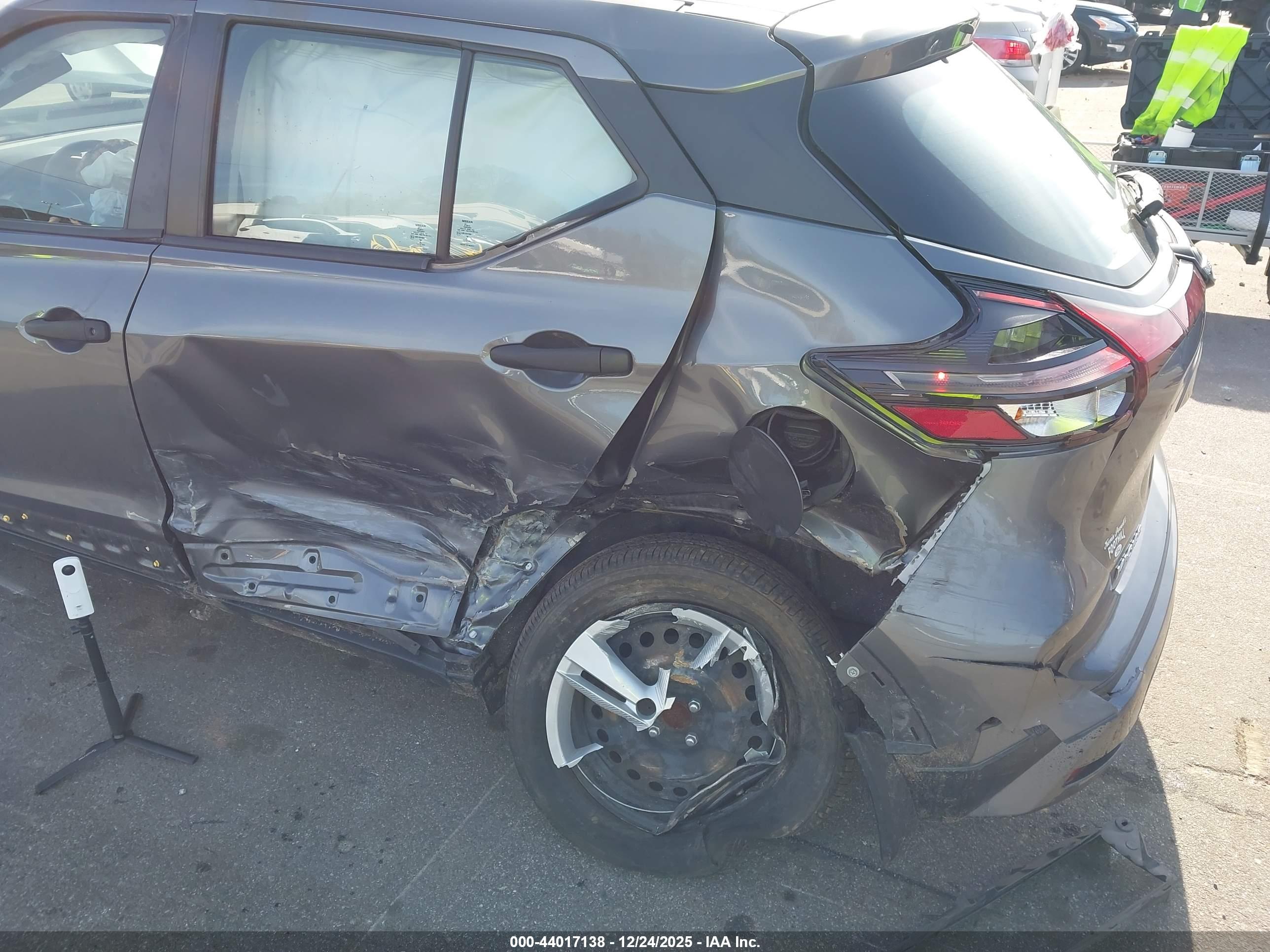NISSAN KICKS image 6