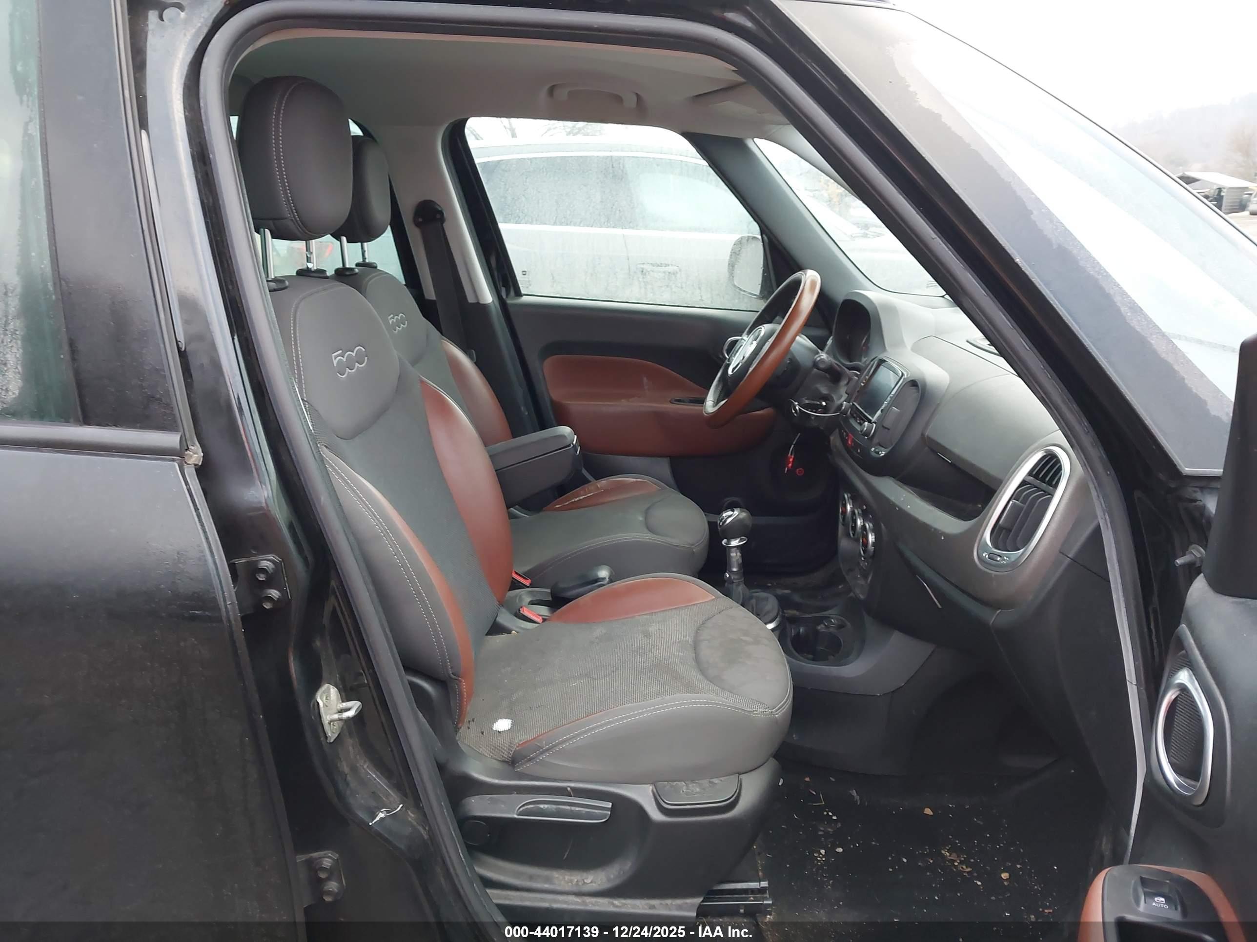 FIAT 500L image 5