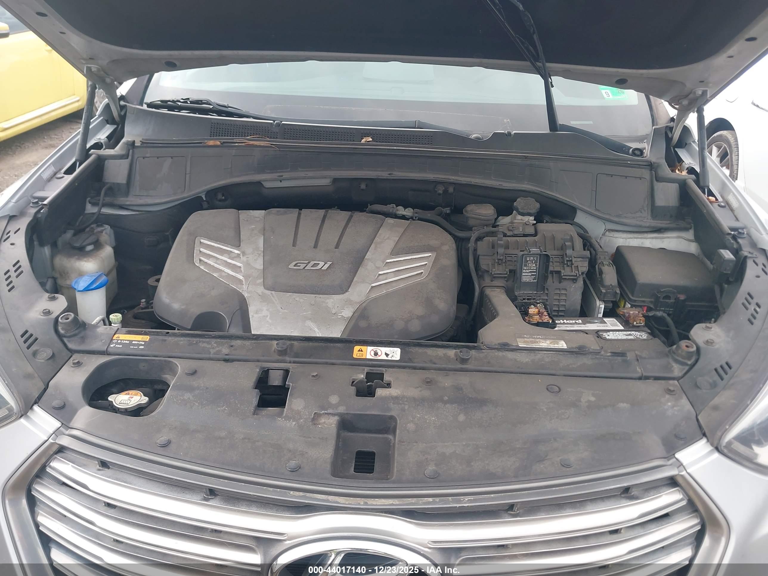 HYUNDAI SANTA image 10