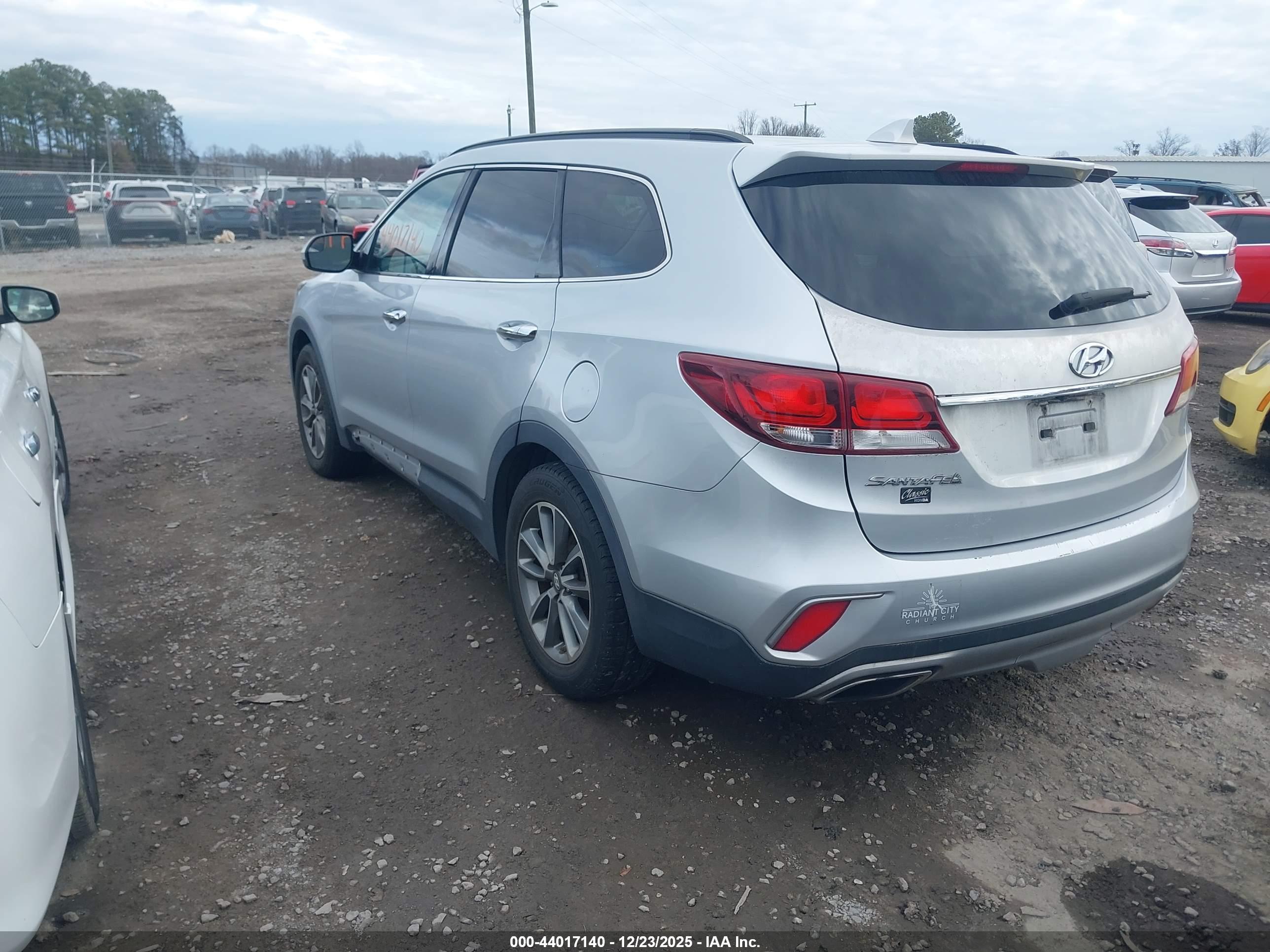 HYUNDAI SANTA image 3