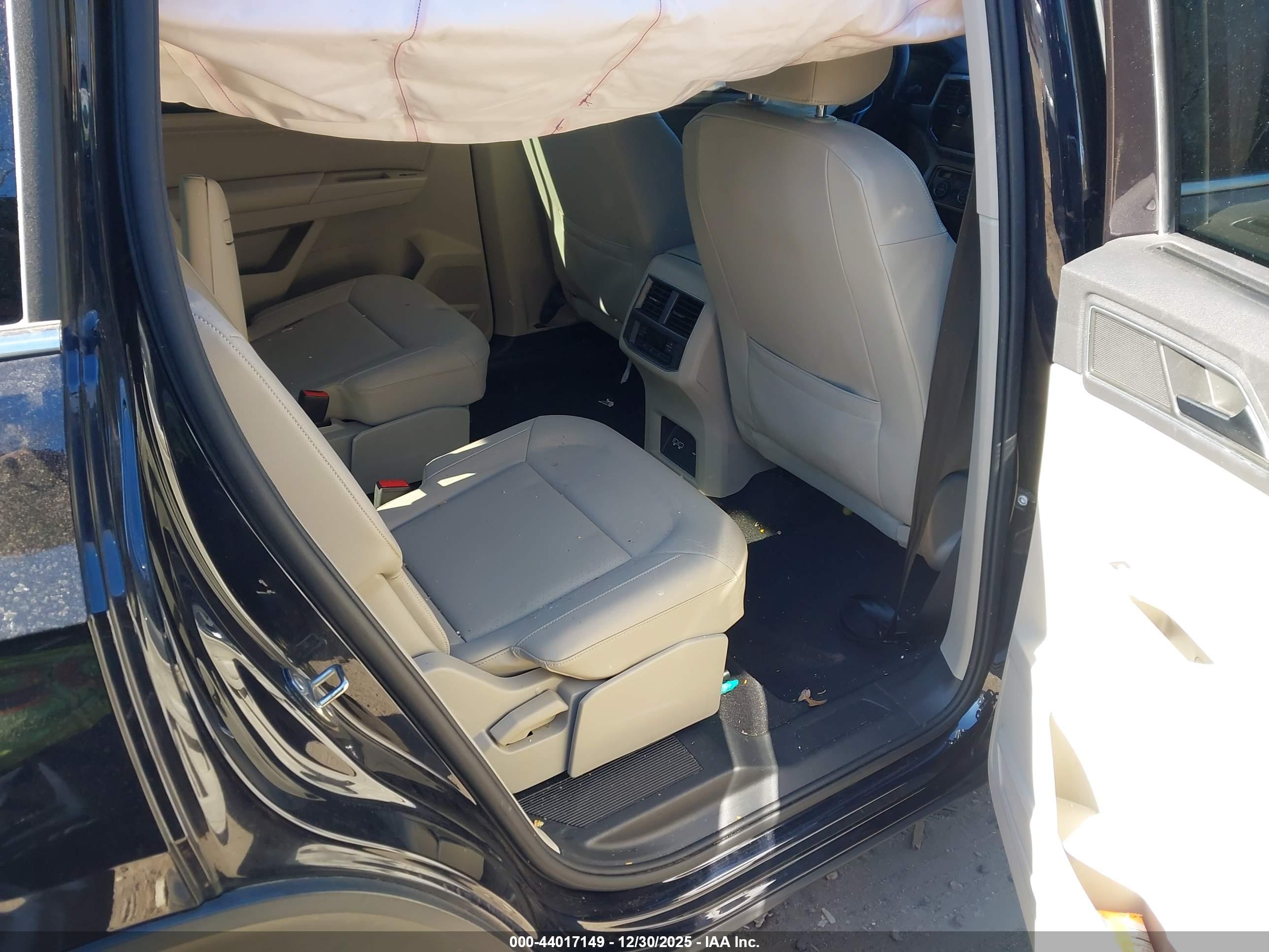 VOLKSWAGEN ATLAS image 8