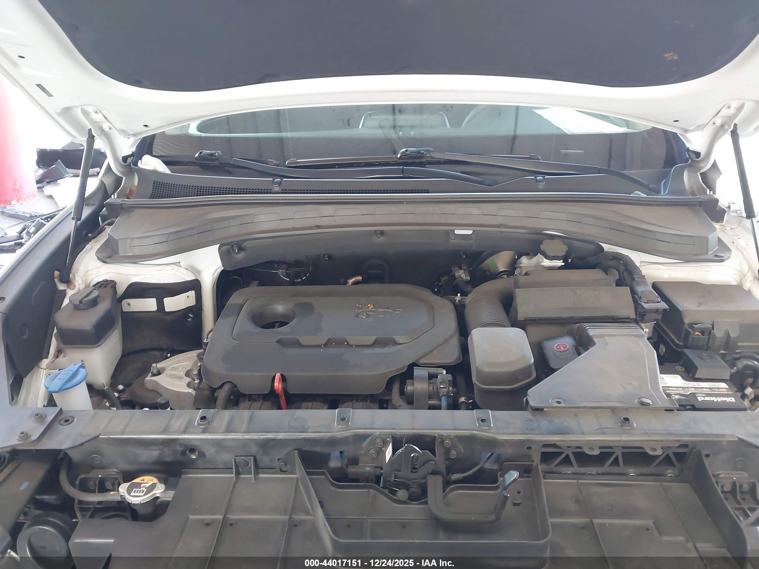 HYUNDAI SANTA image 10