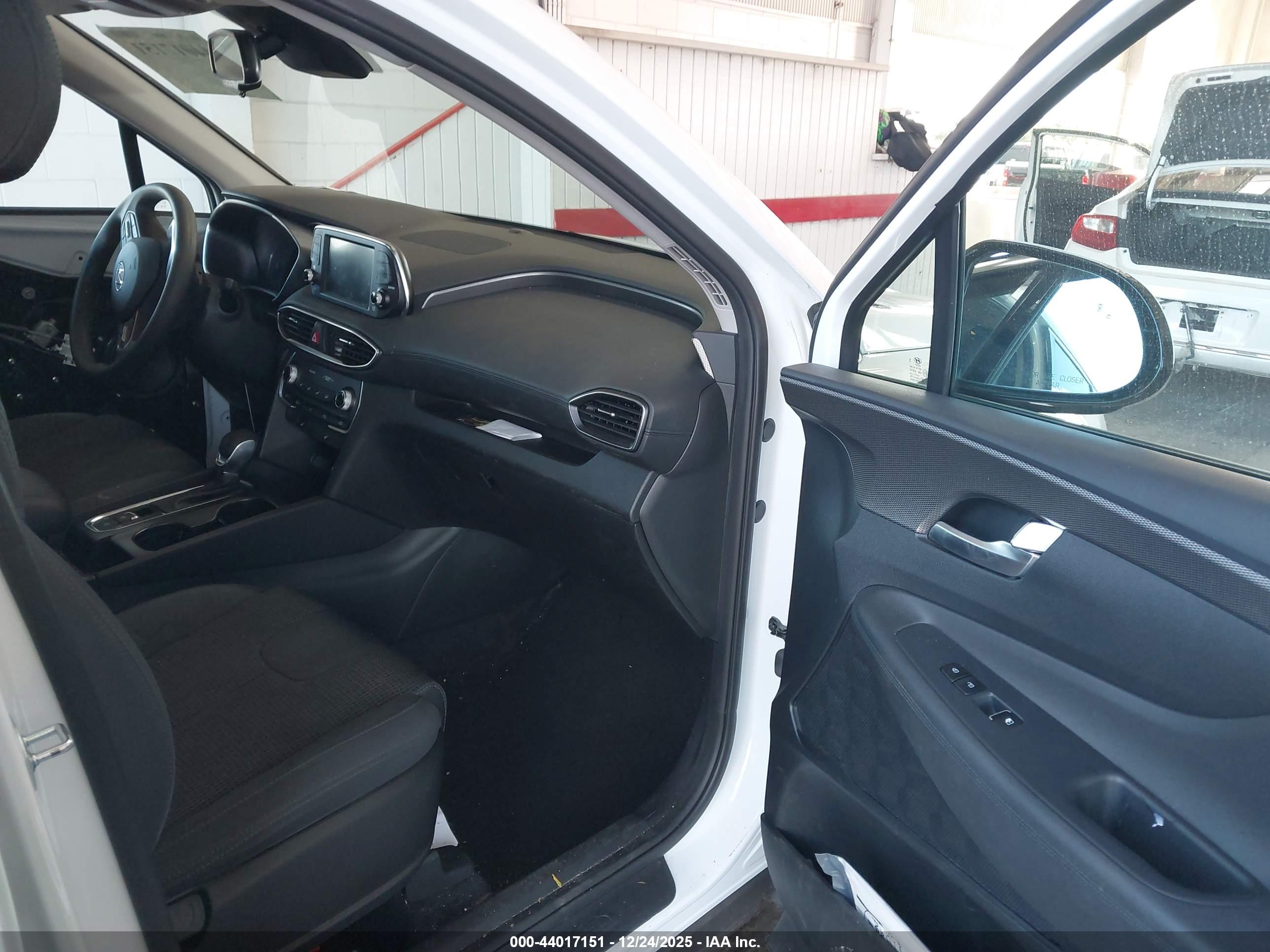 HYUNDAI SANTA image 5